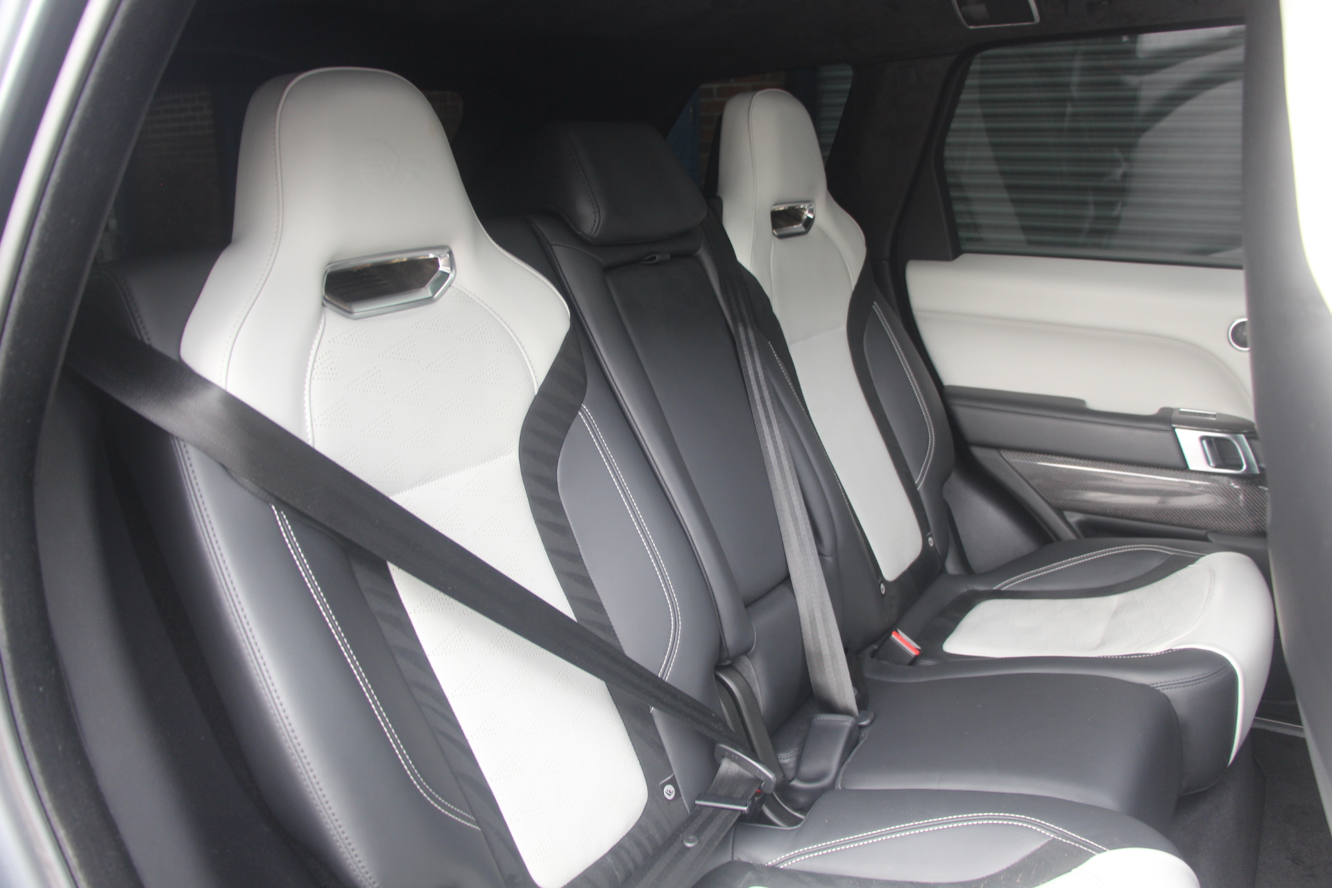 2020 (20) Land Rover Range Rover Sport 5.0 P575 V8 SVR Auto 4WD Euro 6 (s/s) 5dr