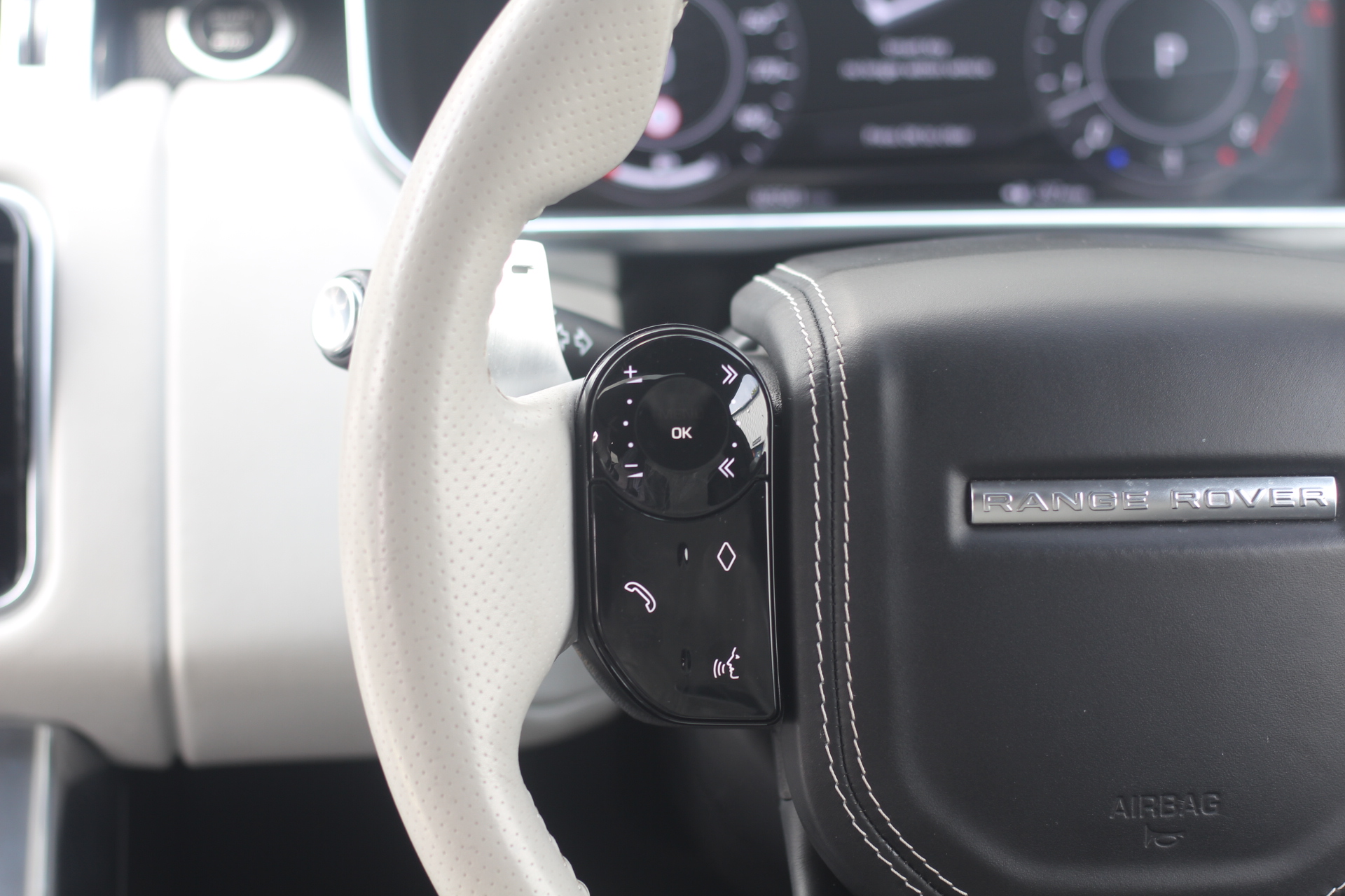 2020 (20) Land Rover Range Rover Sport 5.0 P575 V8 SVR Auto 4WD Euro 6 (s/s) 5dr