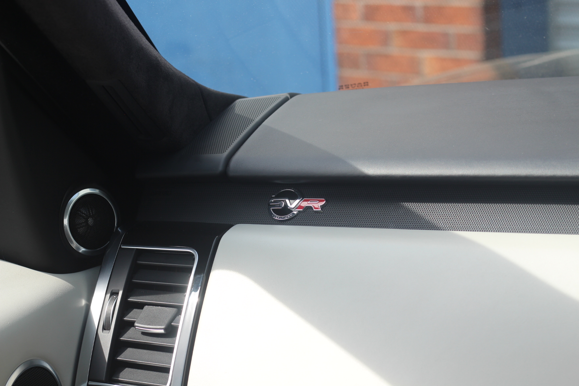 2020 (20) Land Rover Range Rover Sport 5.0 P575 V8 SVR Auto 4WD Euro 6 (s/s) 5dr