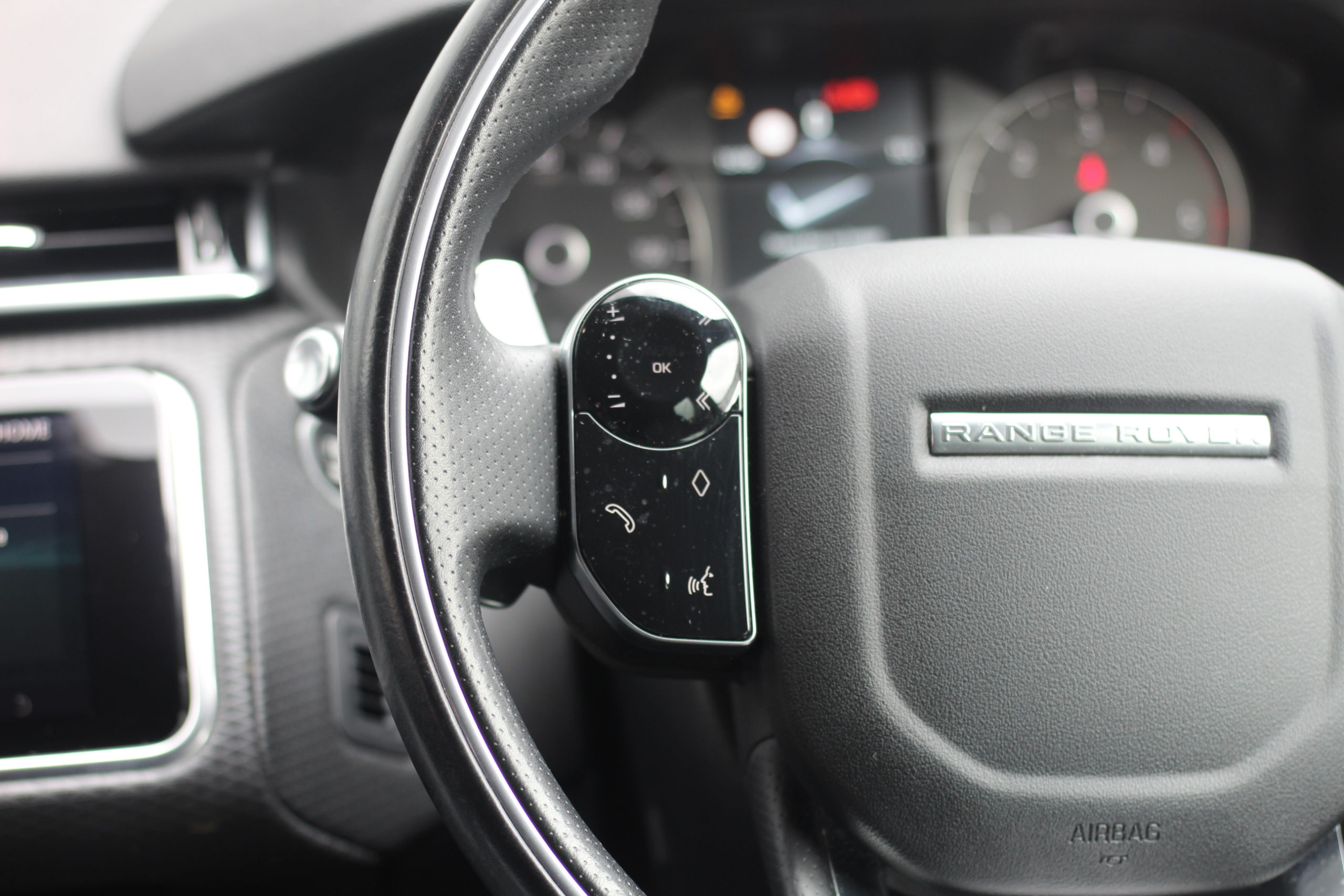 2019 (69) Land Rover Range Rover Velar 2.0 D180 R-Dynamic S Auto 4WD Euro 6 (s/s) 5dr