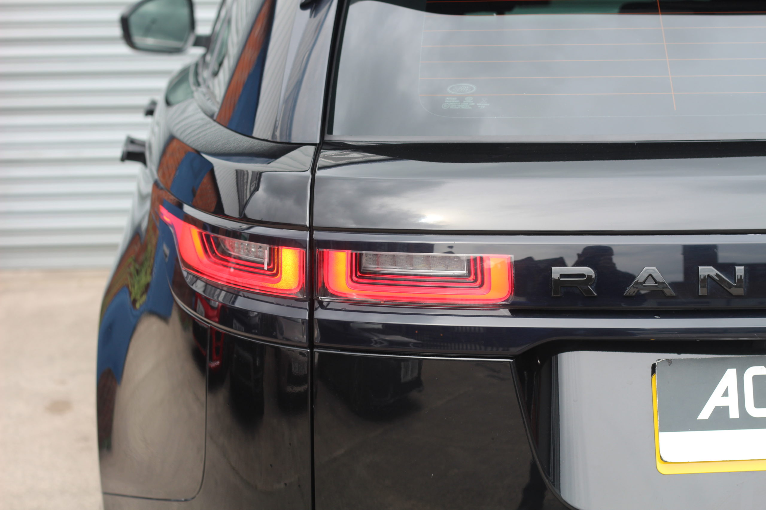 2019 (69) Land Rover Range Rover Velar 2.0 D180 R-Dynamic S Auto 4WD Euro 6 (s/s) 5dr