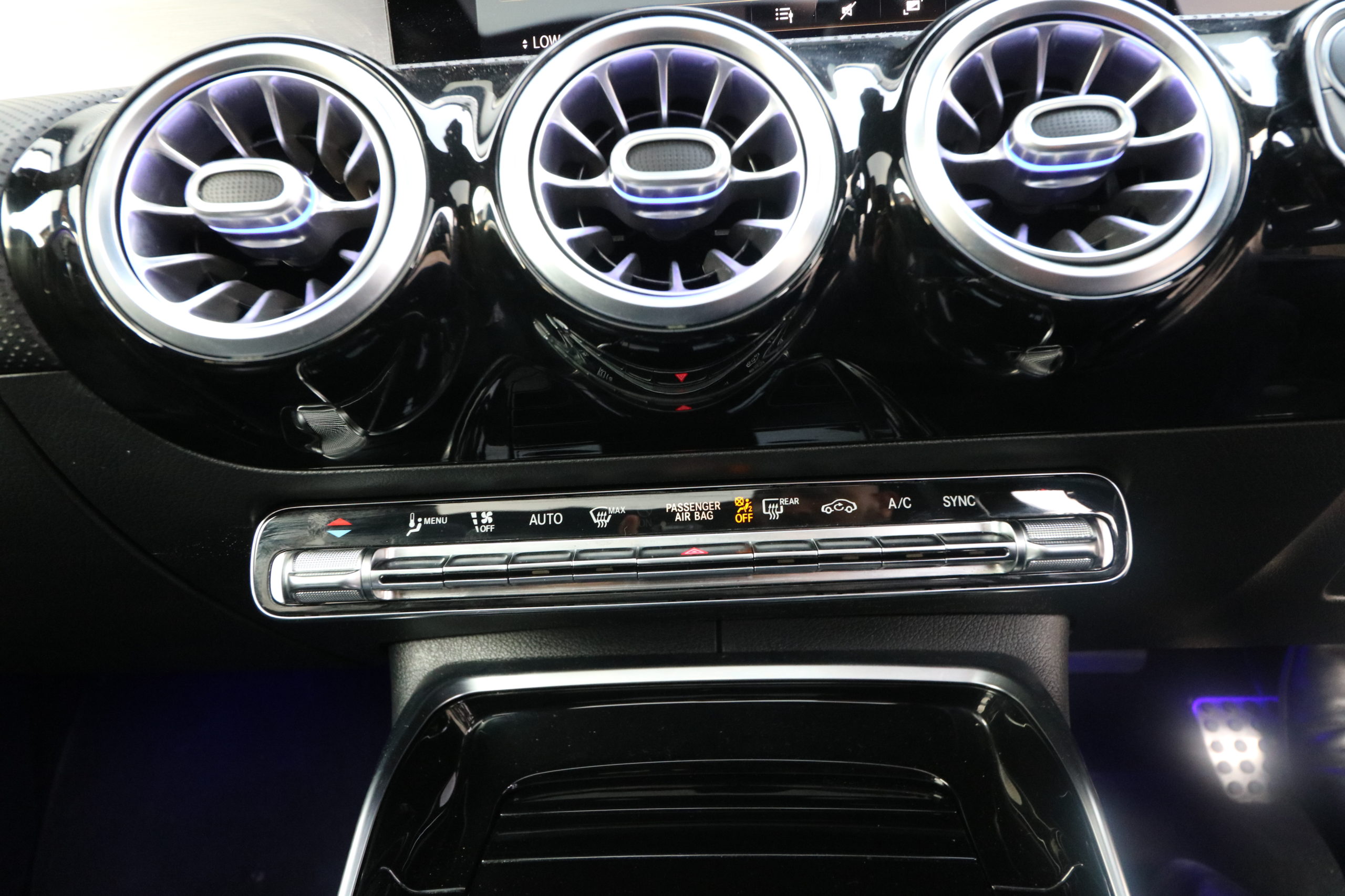 2020 (70) Mercedes-Benz CLA 2.0 CLA35 AMG (Premium Plus) Coupe 7G-DCT 4MATIC Euro 6 (s/s) 4dr