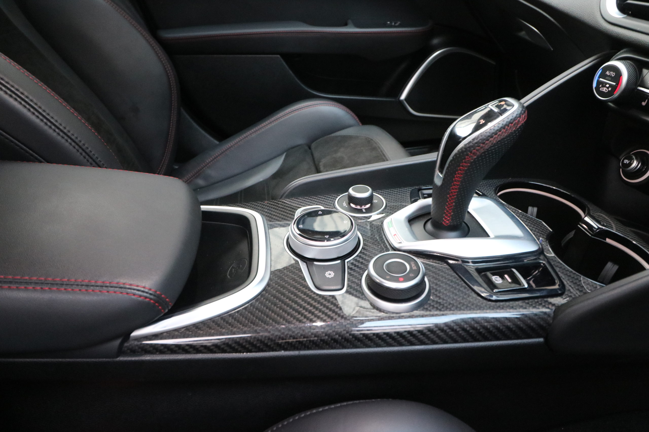 2020 (70) Alfa Romeo Giulia 2.9 V6 Bi-Turbo Quadrifoglio Auto Euro 6 (s/s) 4dr