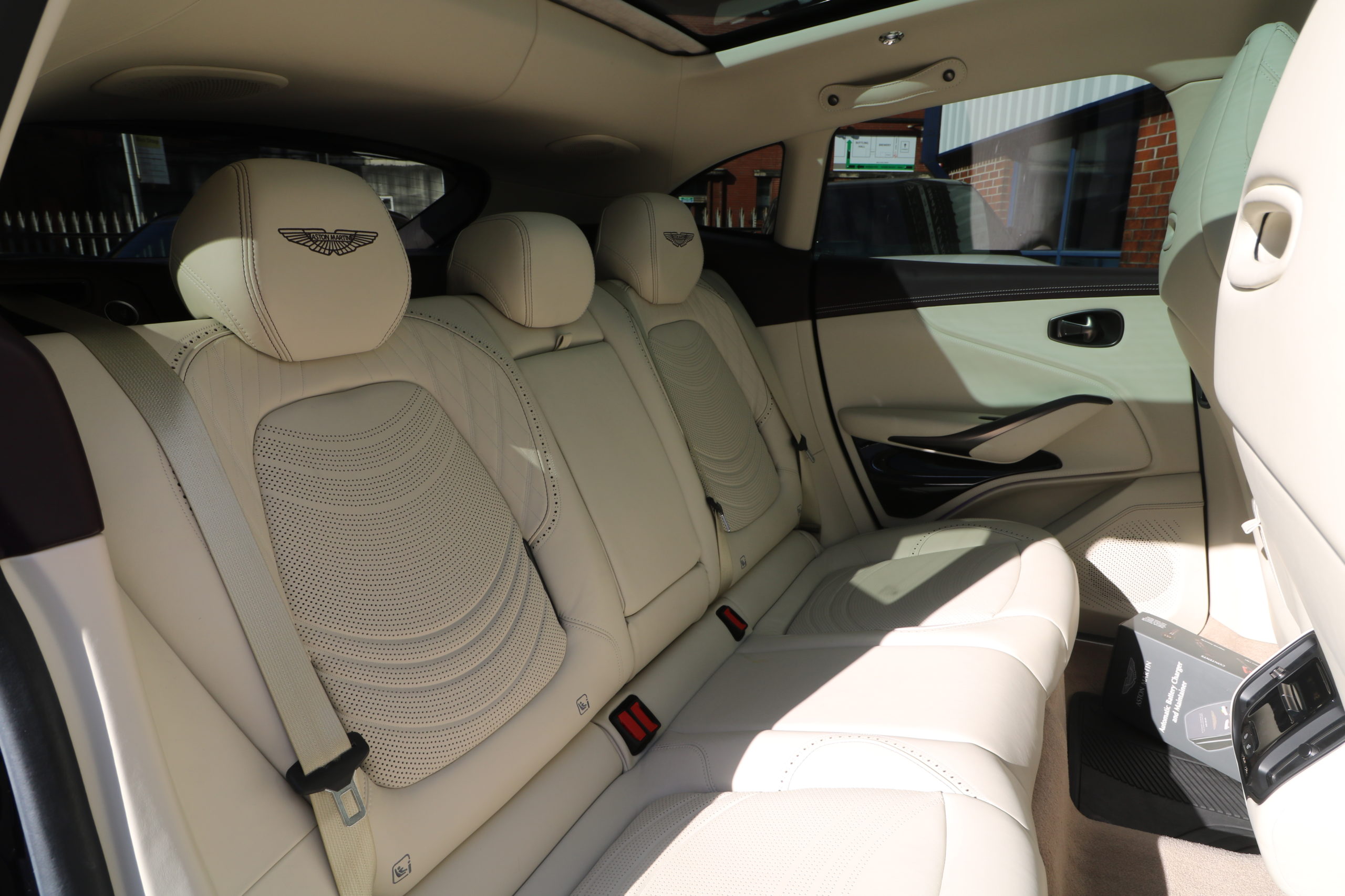 2023 (23) Aston Martin DBX 4.0 V8 707 Auto 4WD Euro 6 (s/s) 5dr