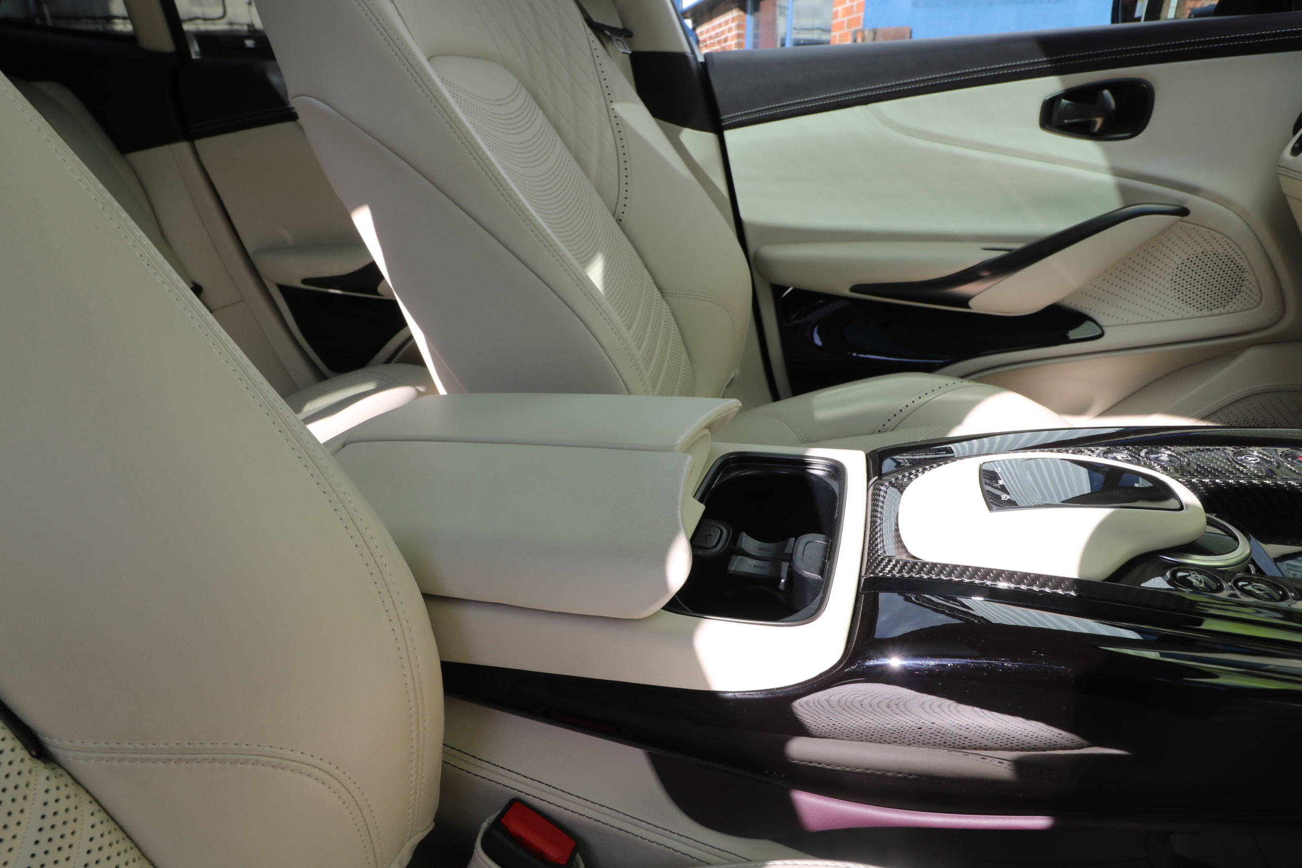 2023 (23) Aston Martin DBX 4.0 V8 707 Auto 4WD Euro 6 (s/s) 5dr