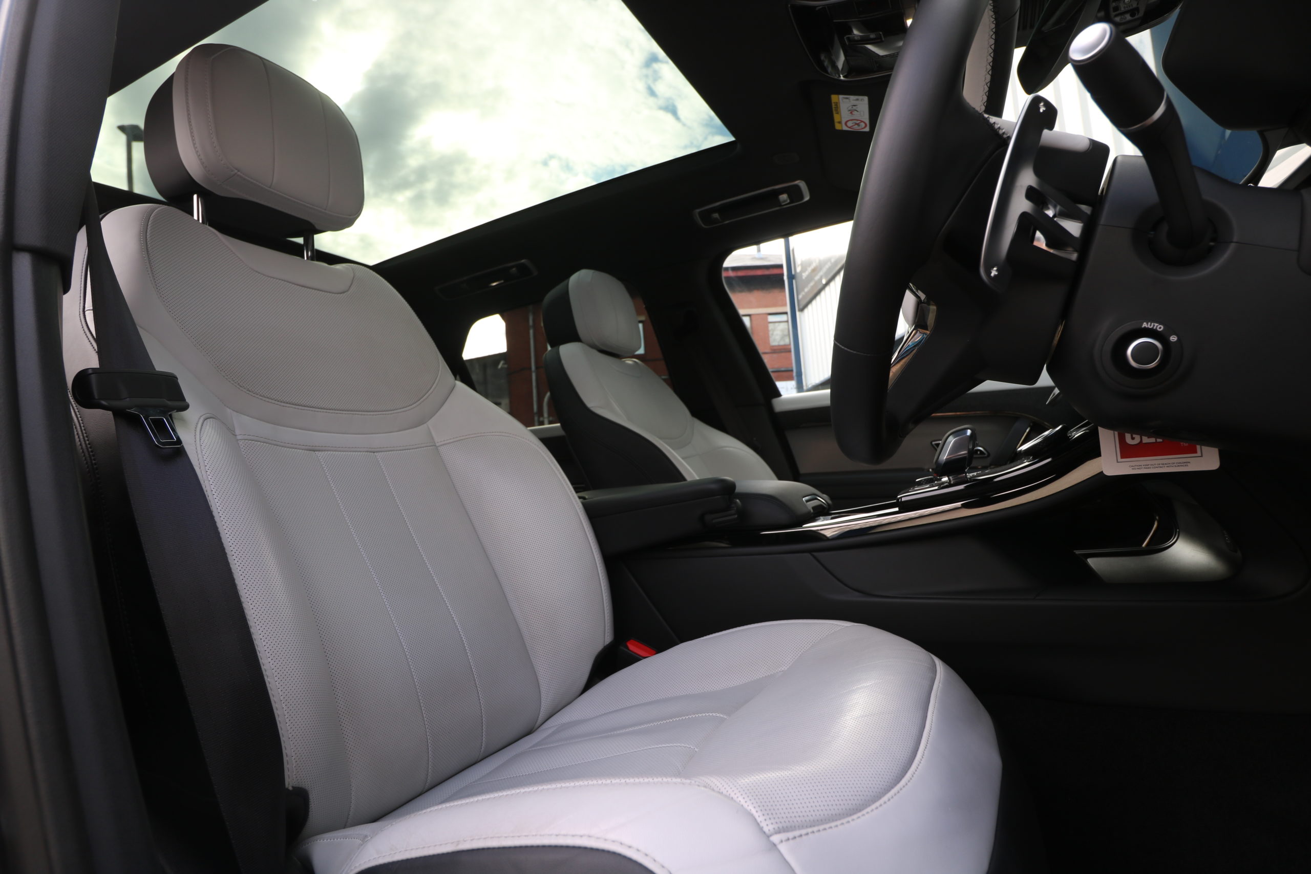 2023 (23) Land Rover Range Rover Sport 3.0 D300 MHEV Dynamic SE Auto 4WD Euro 6 (s/s) 5dr