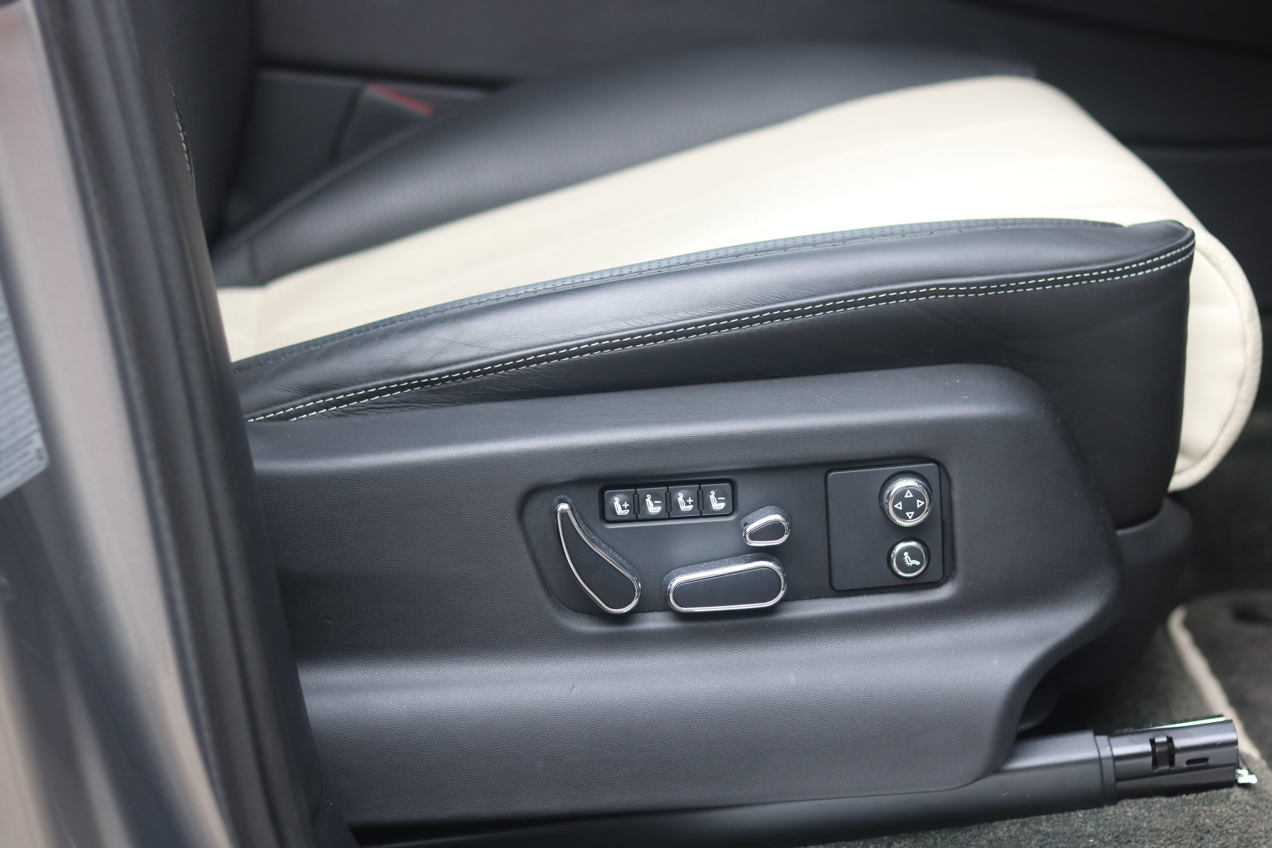 2022 (22) Bentley Bentayga 3.0 TFSi V6 17.3kWh Auto 4WD Euro 6 (s/s) 5dr