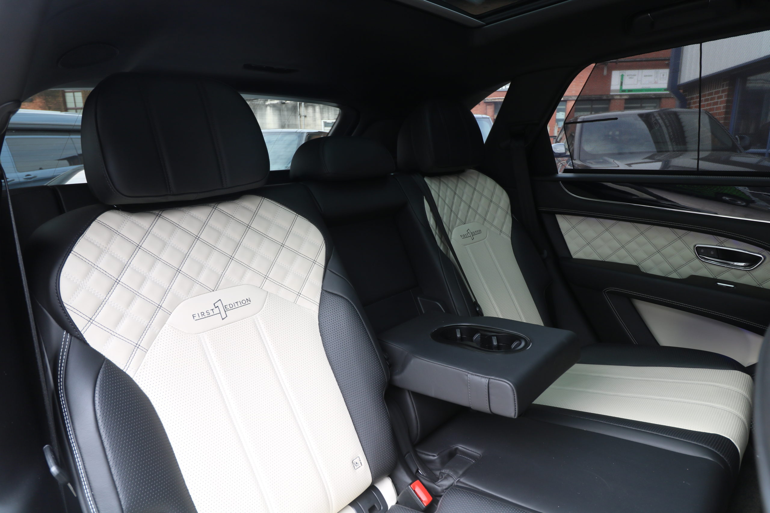 2022 (22) Bentley Bentayga 3.0 TFSi V6 17.3kWh Auto 4WD Euro 6 (s/s) 5dr