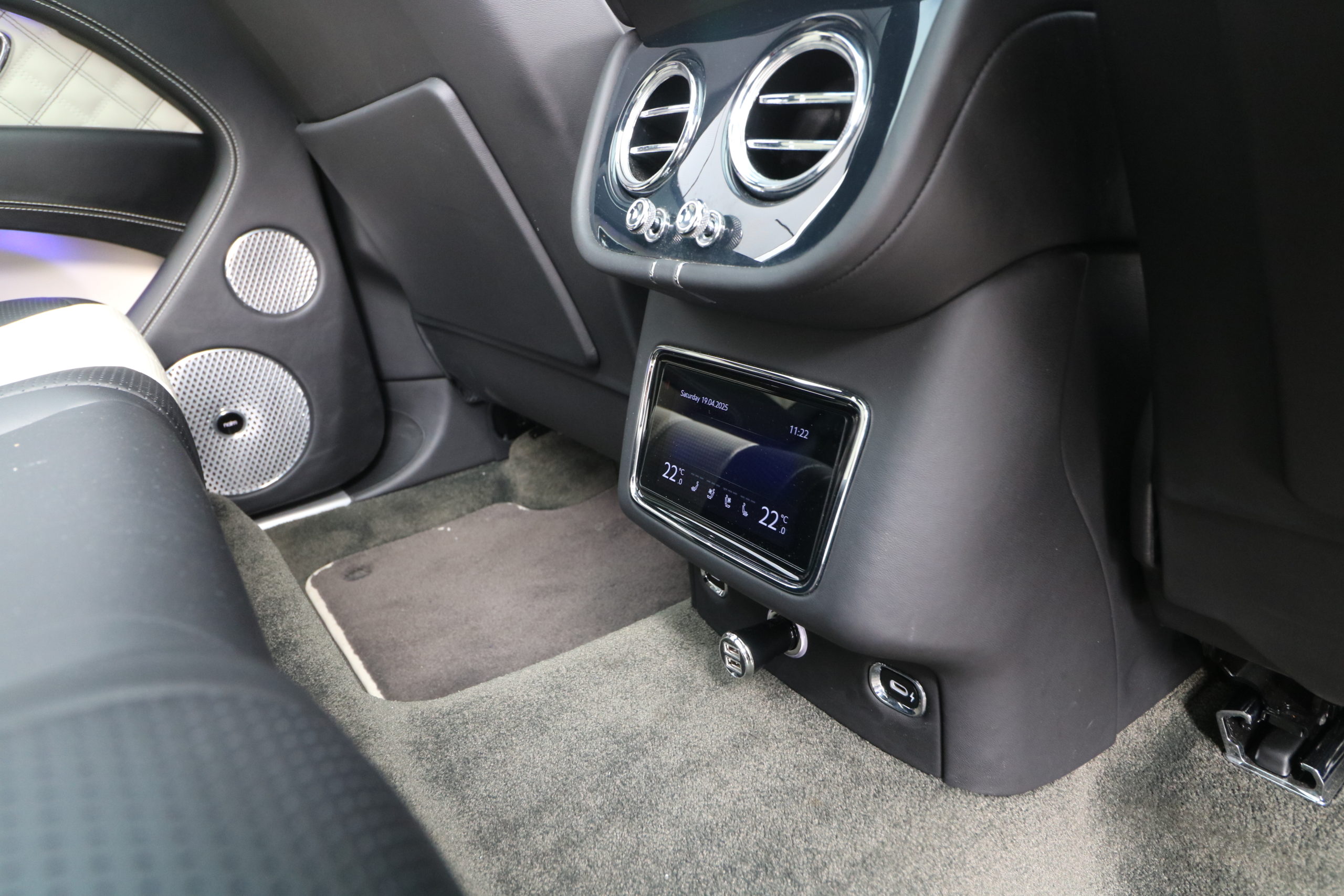 2022 (22) Bentley Bentayga 3.0 TFSi V6 17.3kWh Auto 4WD Euro 6 (s/s) 5dr