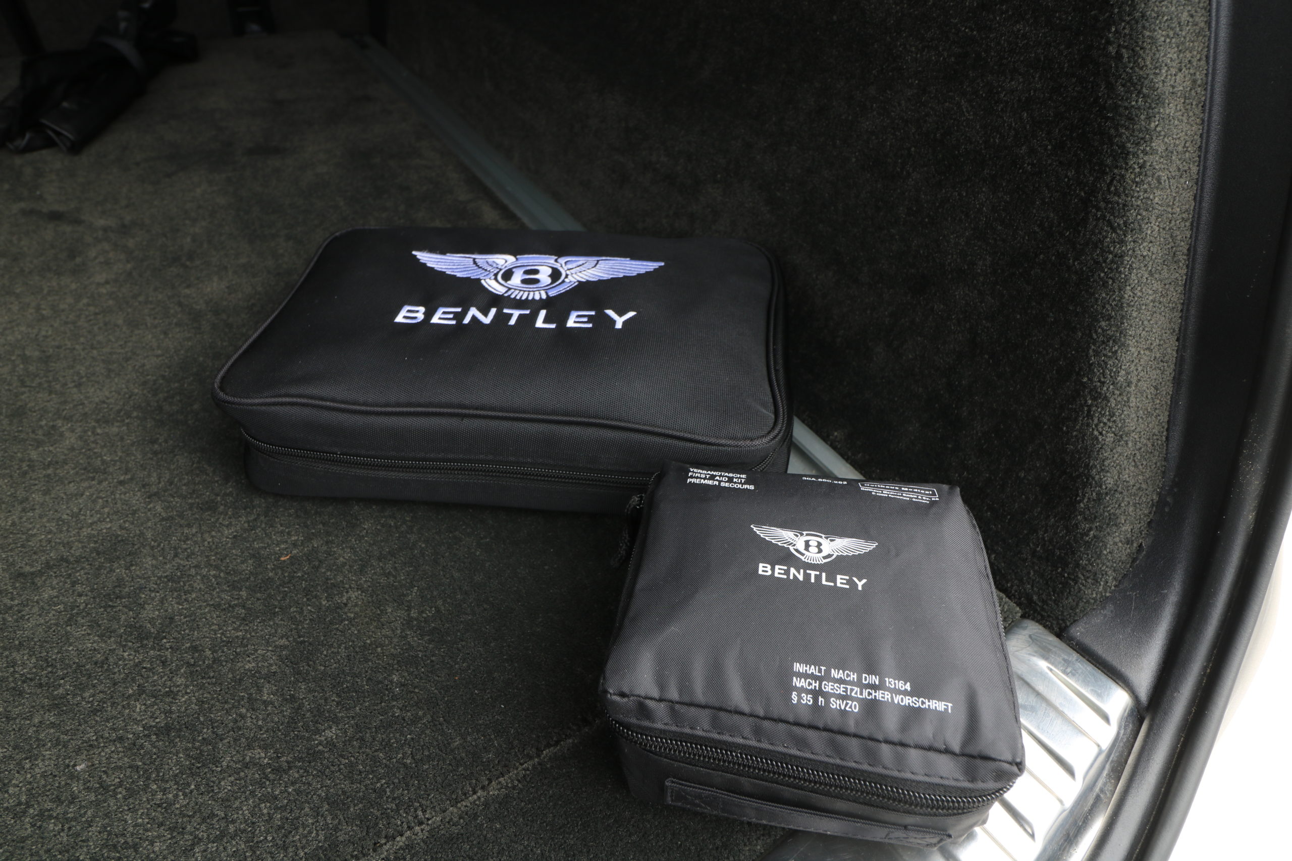 2022 (22) Bentley Bentayga 3.0 TFSi V6 17.3kWh Auto 4WD Euro 6 (s/s) 5dr