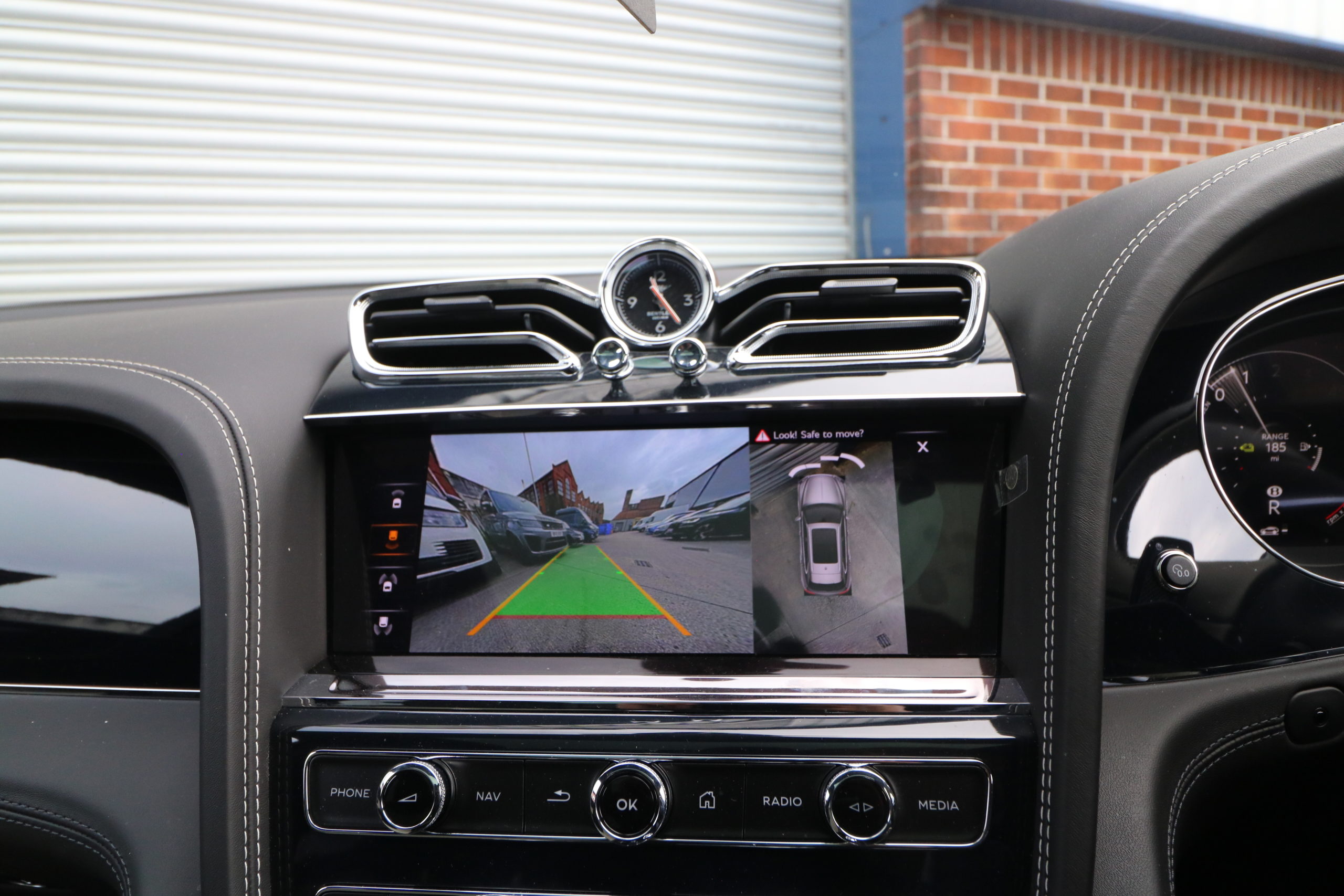 2022 (22) Bentley Bentayga 3.0 TFSi V6 17.3kWh Auto 4WD Euro 6 (s/s) 5dr