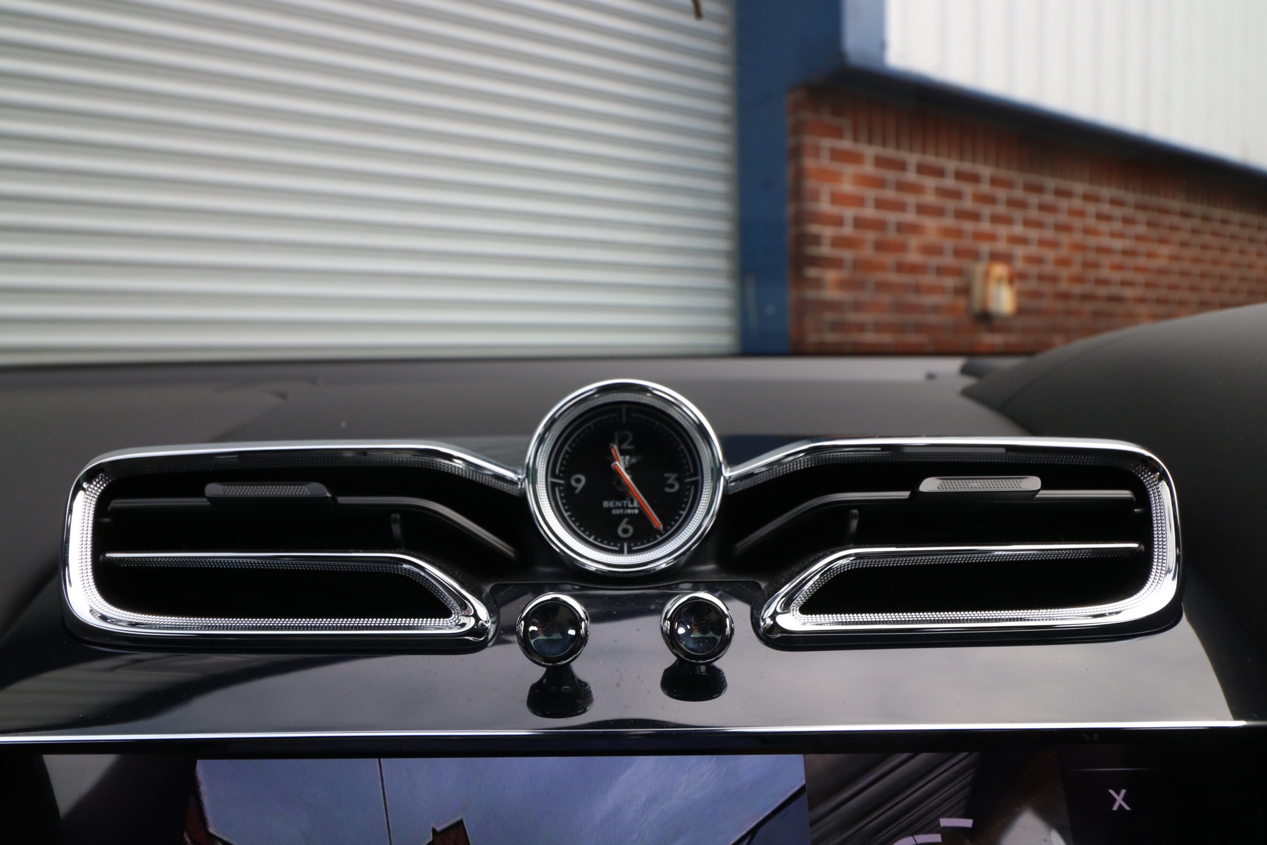 2022 (22) Bentley Bentayga 3.0 TFSi V6 17.3kWh Auto 4WD Euro 6 (s/s) 5dr