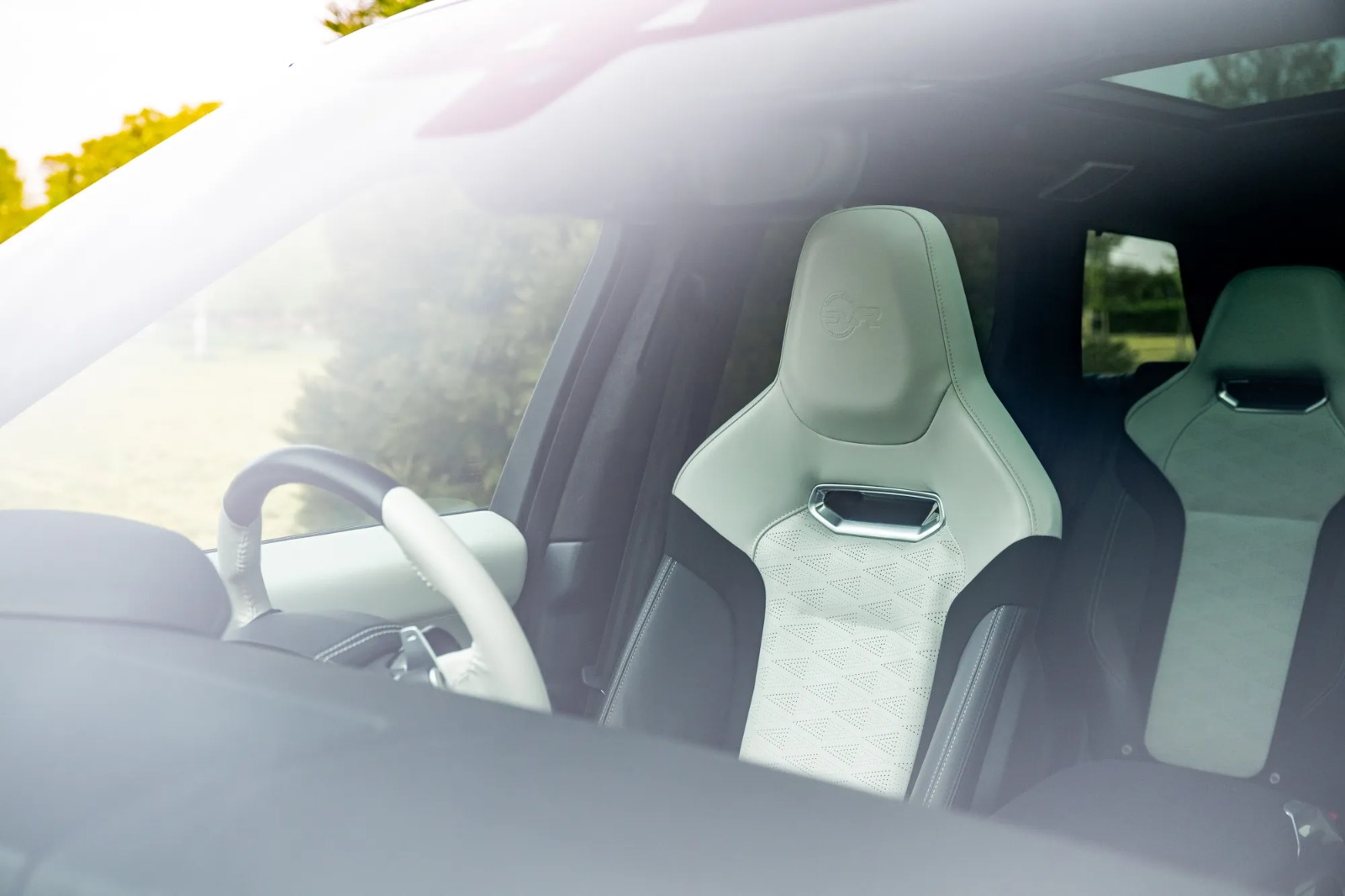 2021 (71) Land Rover Range Rover Sport 5.0 P575 V8 SVR Carbon Edition Auto 4WD Euro 6 (s/s) 5dr