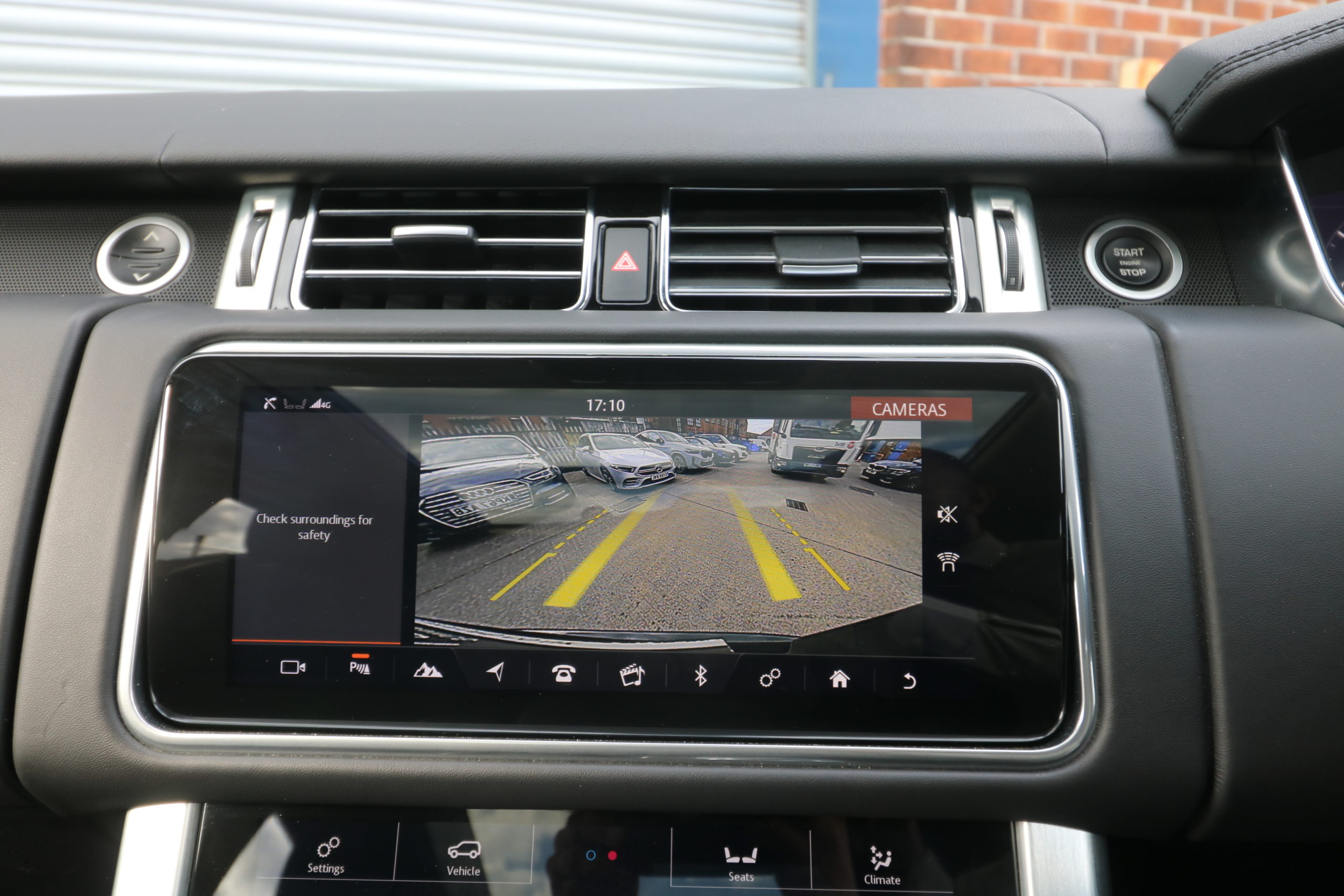 2020 (70) Land Rover Range Rover 2.0 P400e 12.4kWh Westminster Auto 4WD Euro 6 (s/s) 5dr