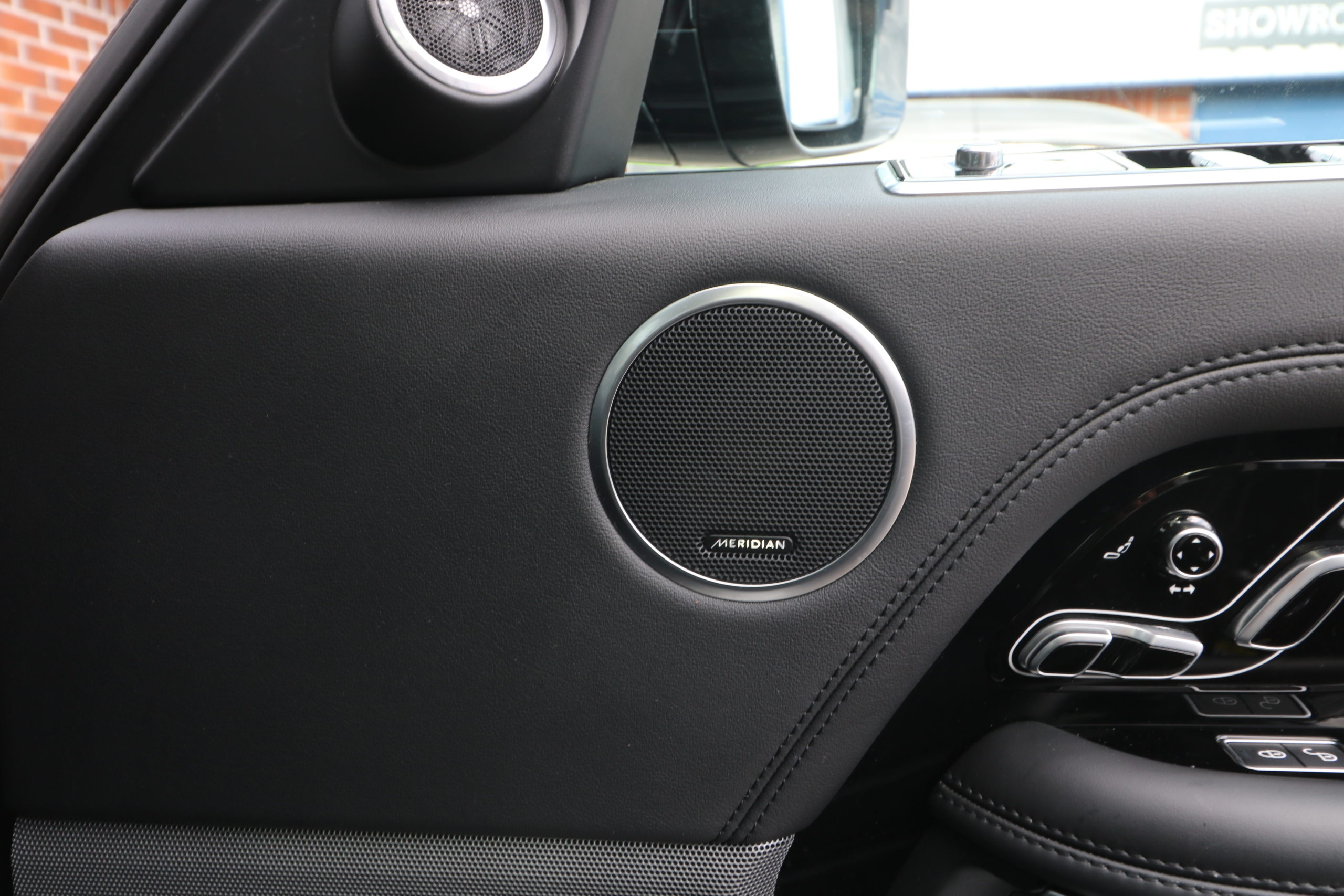 2020 (70) Land Rover Range Rover 2.0 P400e 12.4kWh Westminster Auto 4WD Euro 6 (s/s) 5dr