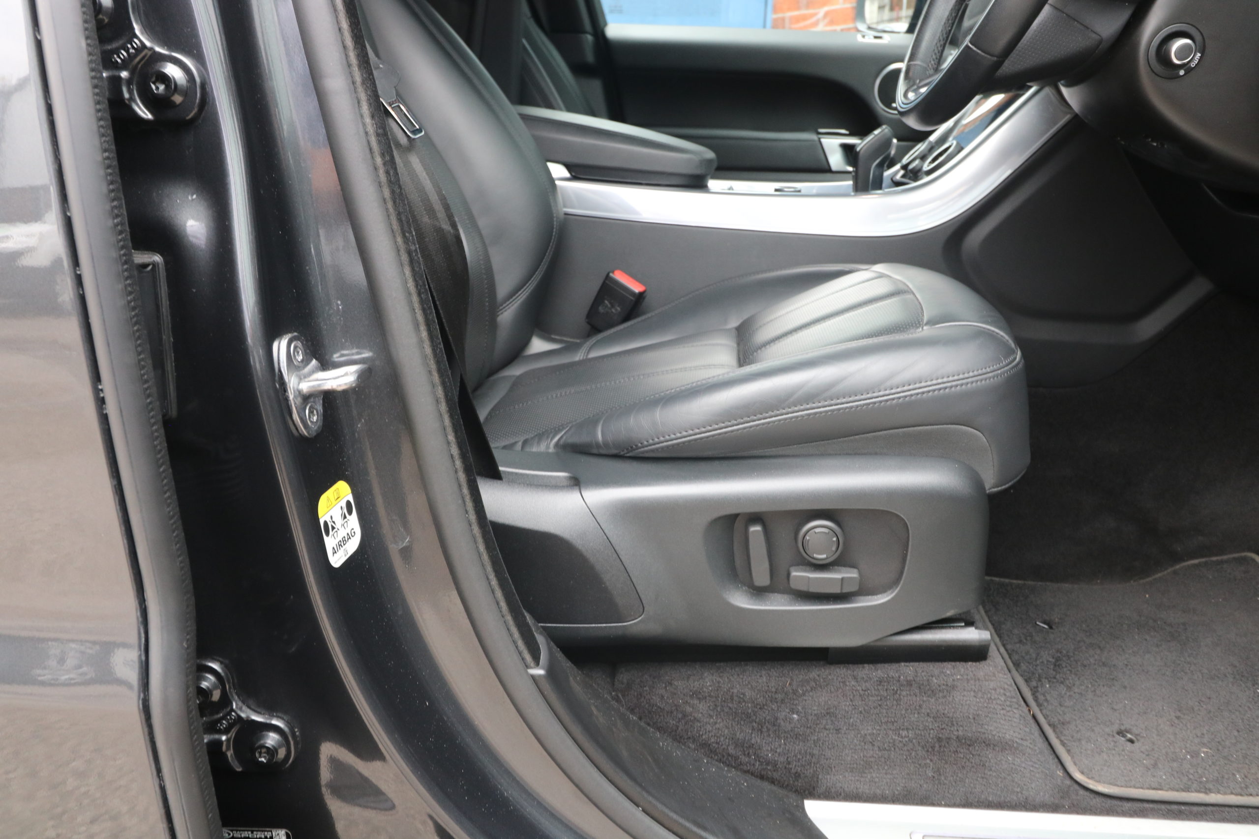 2021 (21) Land Rover Range Rover Sport 3.0 D300 MHEV HSE Dynamic Black Auto 4WD Euro 6 (s/s) 5dr