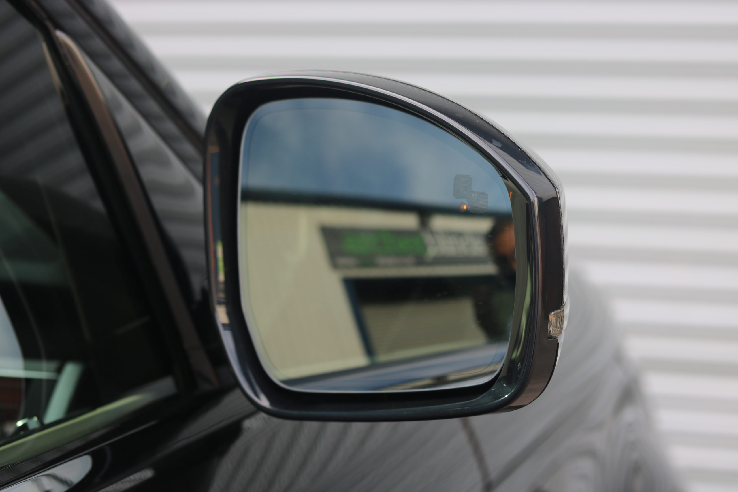 2021 (71) Land Rover Range Rover Sport 5.0 P575 V8 SVR Carbon Edition Auto 4WD Euro 6 (s/s) 5dr