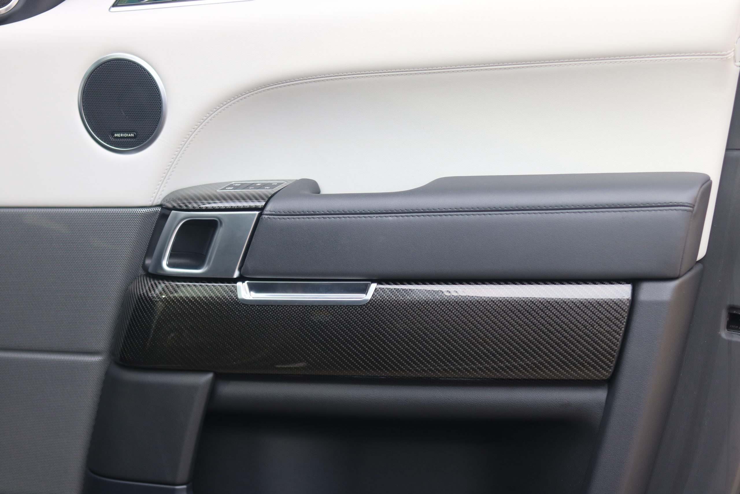 2021 (71) Land Rover Range Rover Sport 5.0 P575 V8 SVR Carbon Edition Auto 4WD Euro 6 (s/s) 5dr