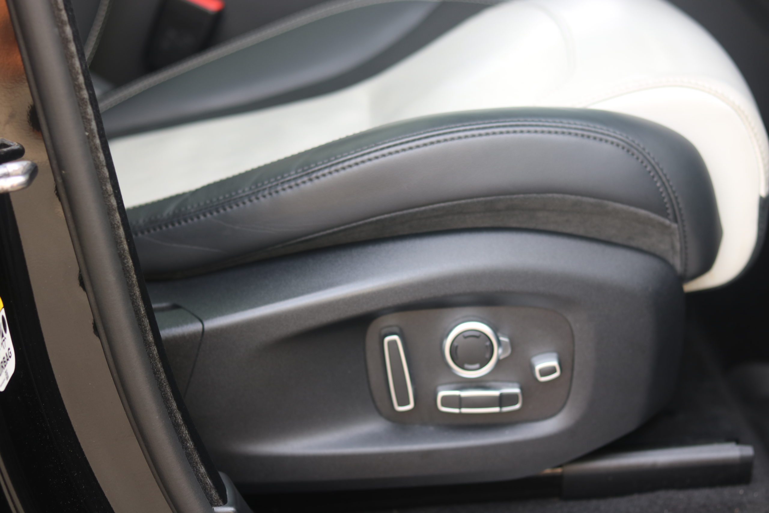 2021 (71) Land Rover Range Rover Sport 5.0 P575 V8 SVR Carbon Edition Auto 4WD Euro 6 (s/s) 5dr