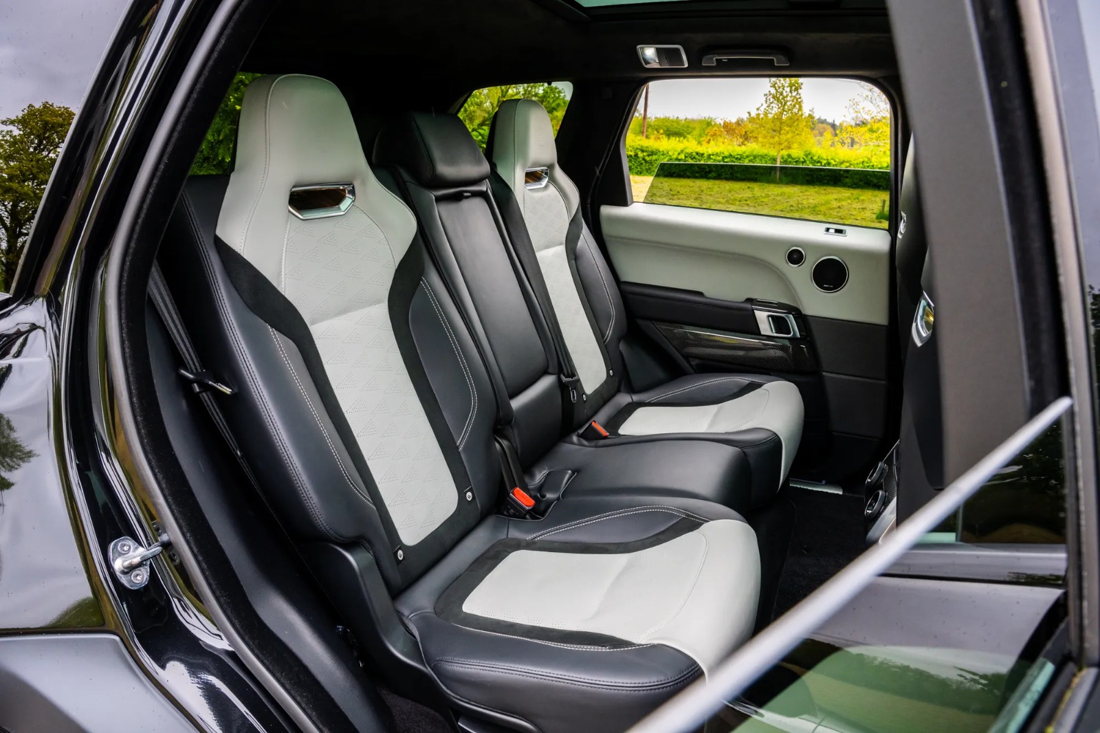 2021 (71) Land Rover Range Rover Sport 5.0 P575 V8 SVR Carbon Edition Auto 4WD Euro 6 (s/s) 5dr