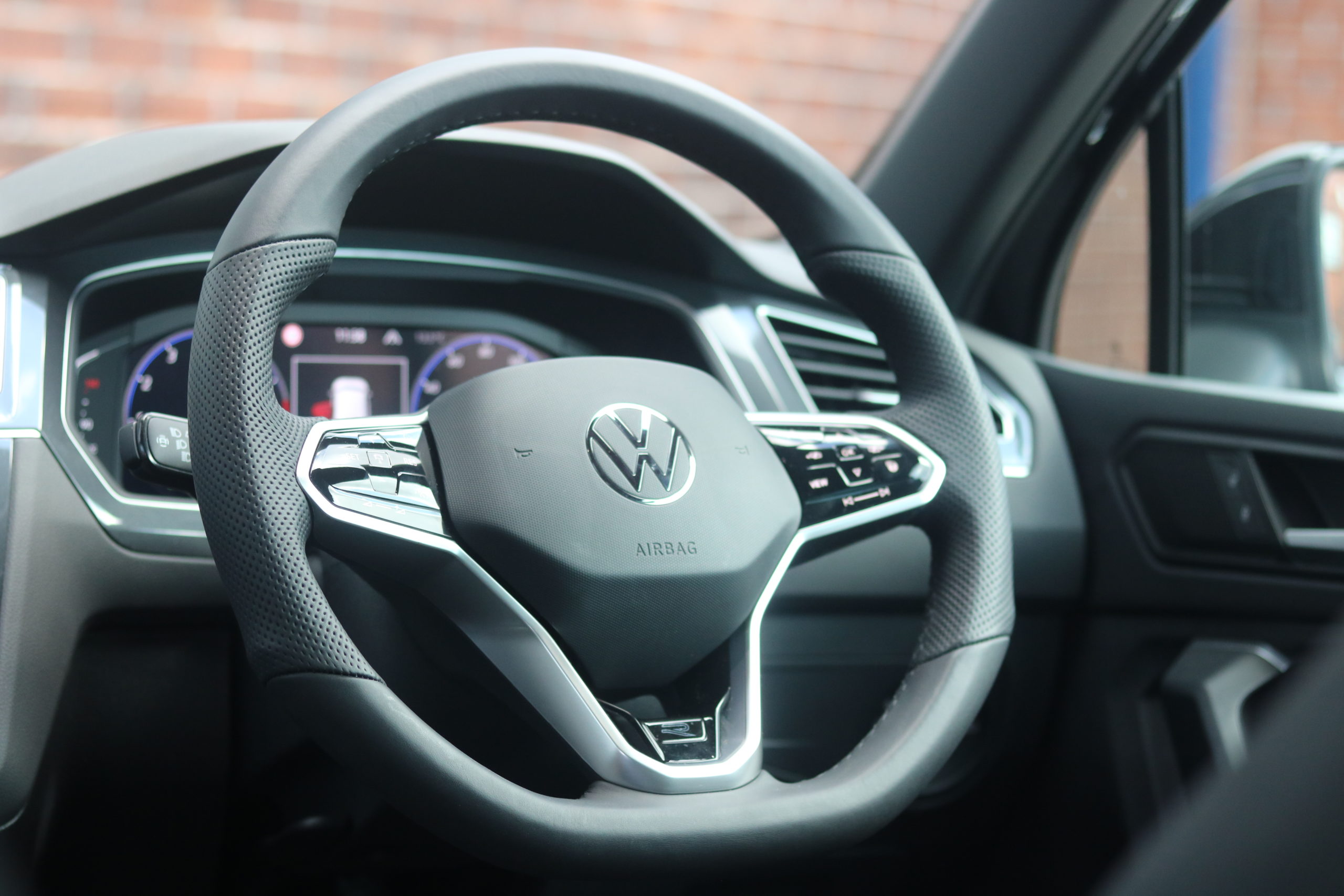 2022 (22) Volkswagen Tiguan 1.5 TSI R-Line DSG Euro 6 (s/s) 5dr