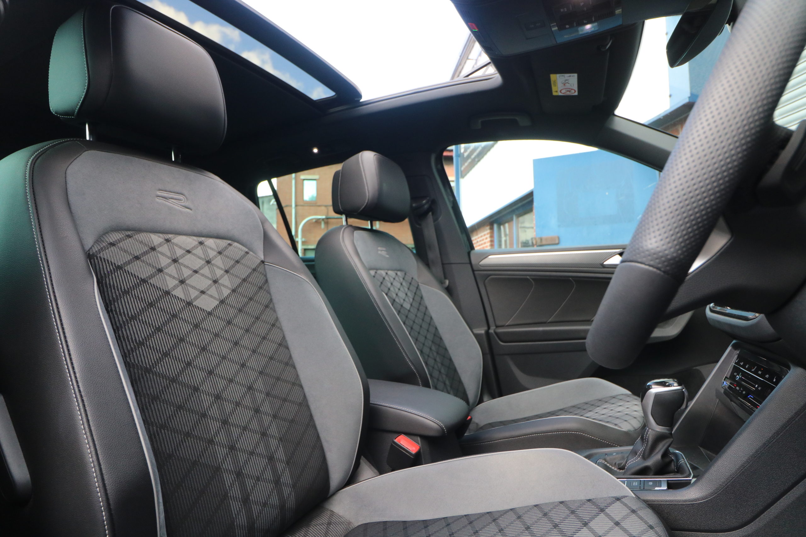 2022 (22) Volkswagen Tiguan 1.5 TSI R-Line DSG Euro 6 (s/s) 5dr