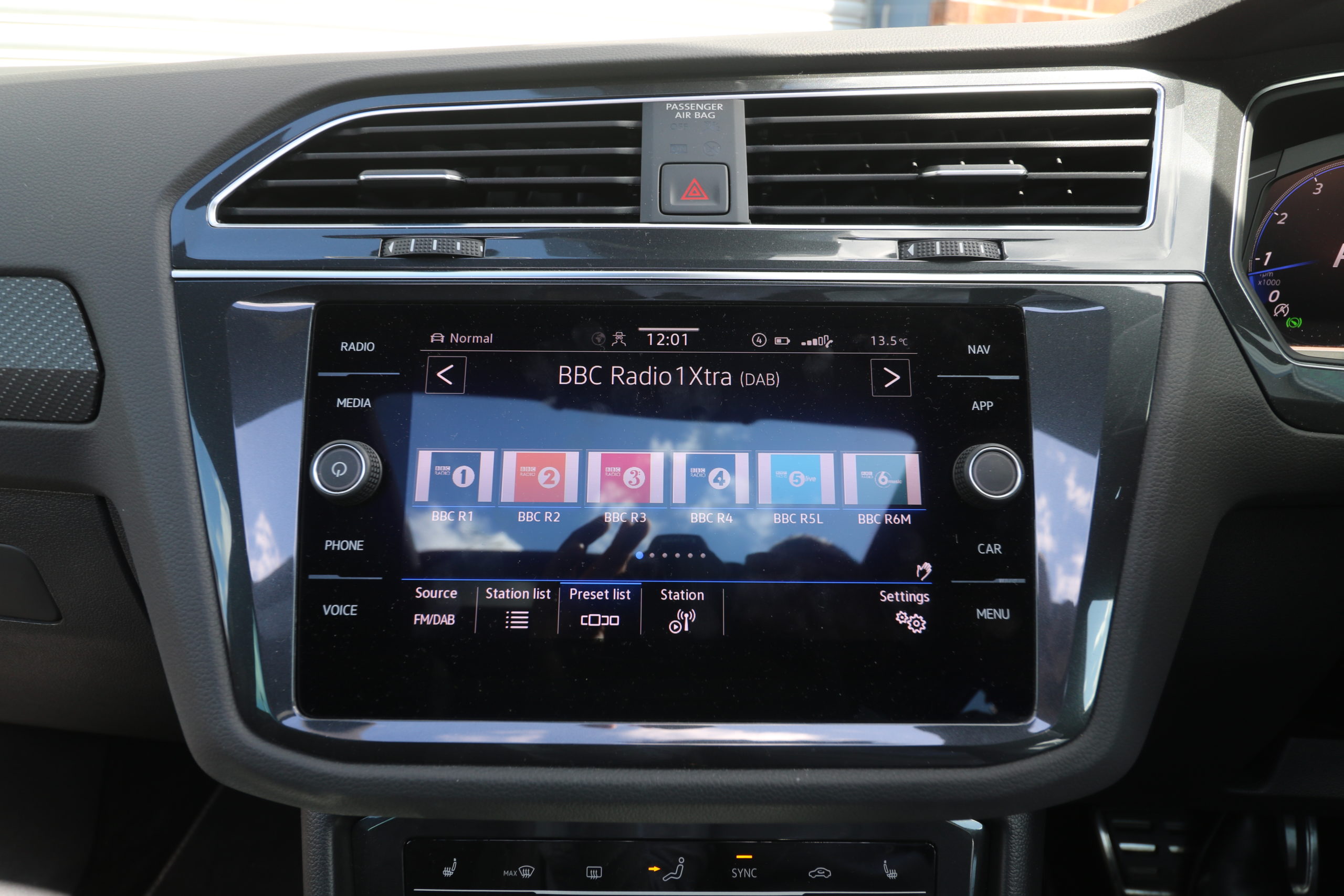 2022 (22) Volkswagen Tiguan 1.5 TSI R-Line DSG Euro 6 (s/s) 5dr