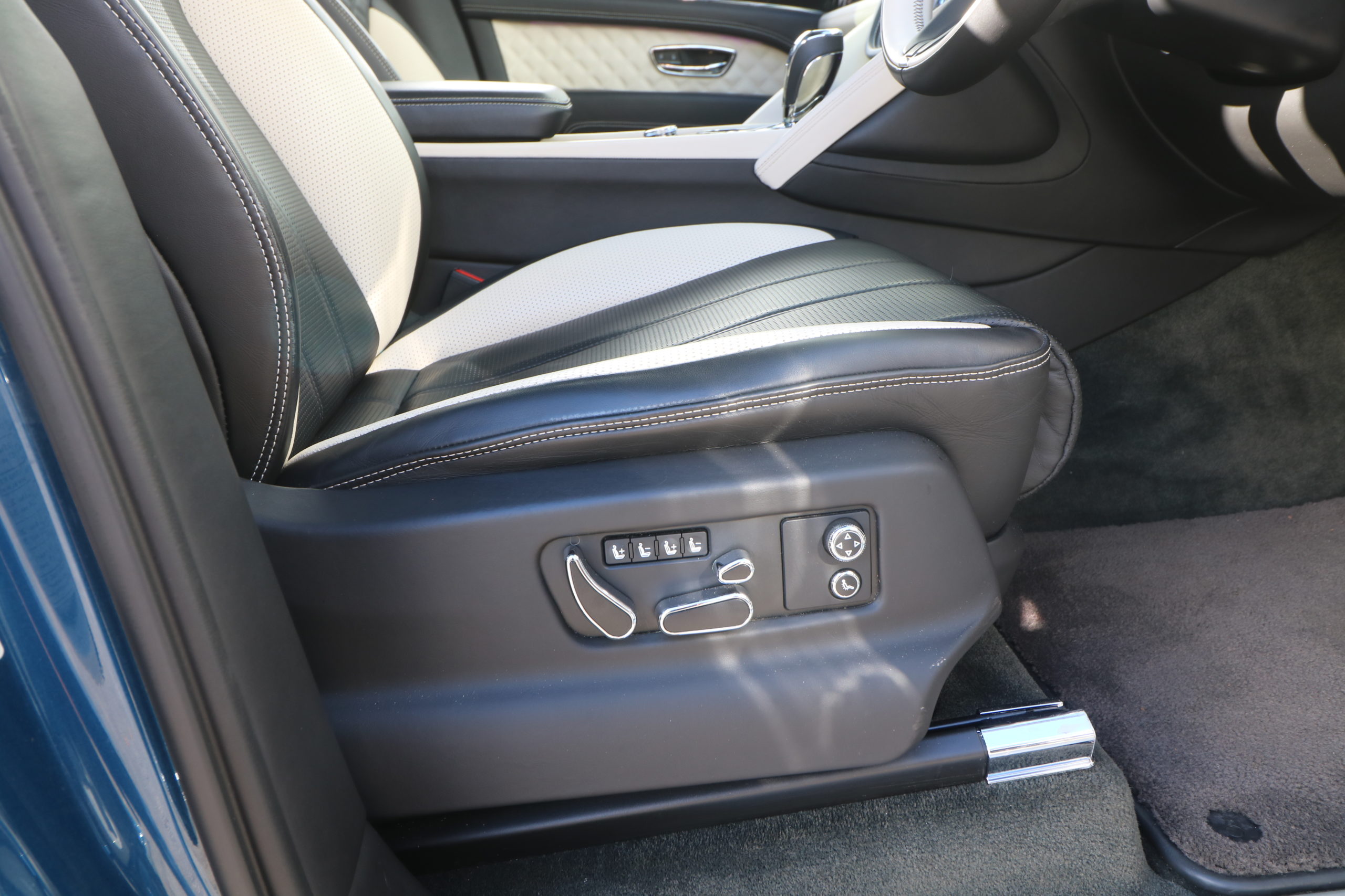 2021 (71) Bentley Bentayga 4.0 V8 Base Auto 4WD Euro 6 (s/s) 5dr