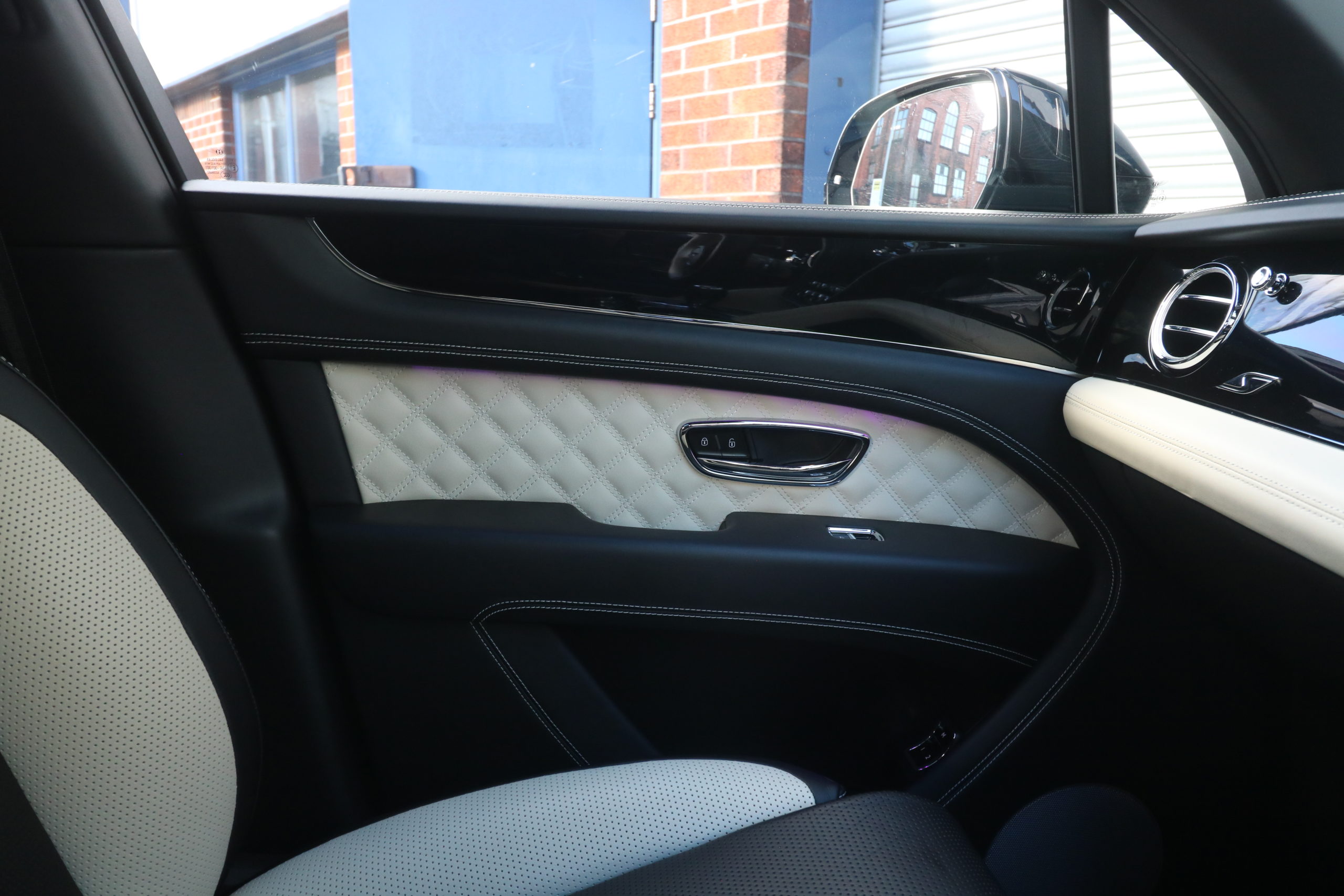 2021 (71) Bentley Bentayga 4.0 V8 Base Auto 4WD Euro 6 (s/s) 5dr