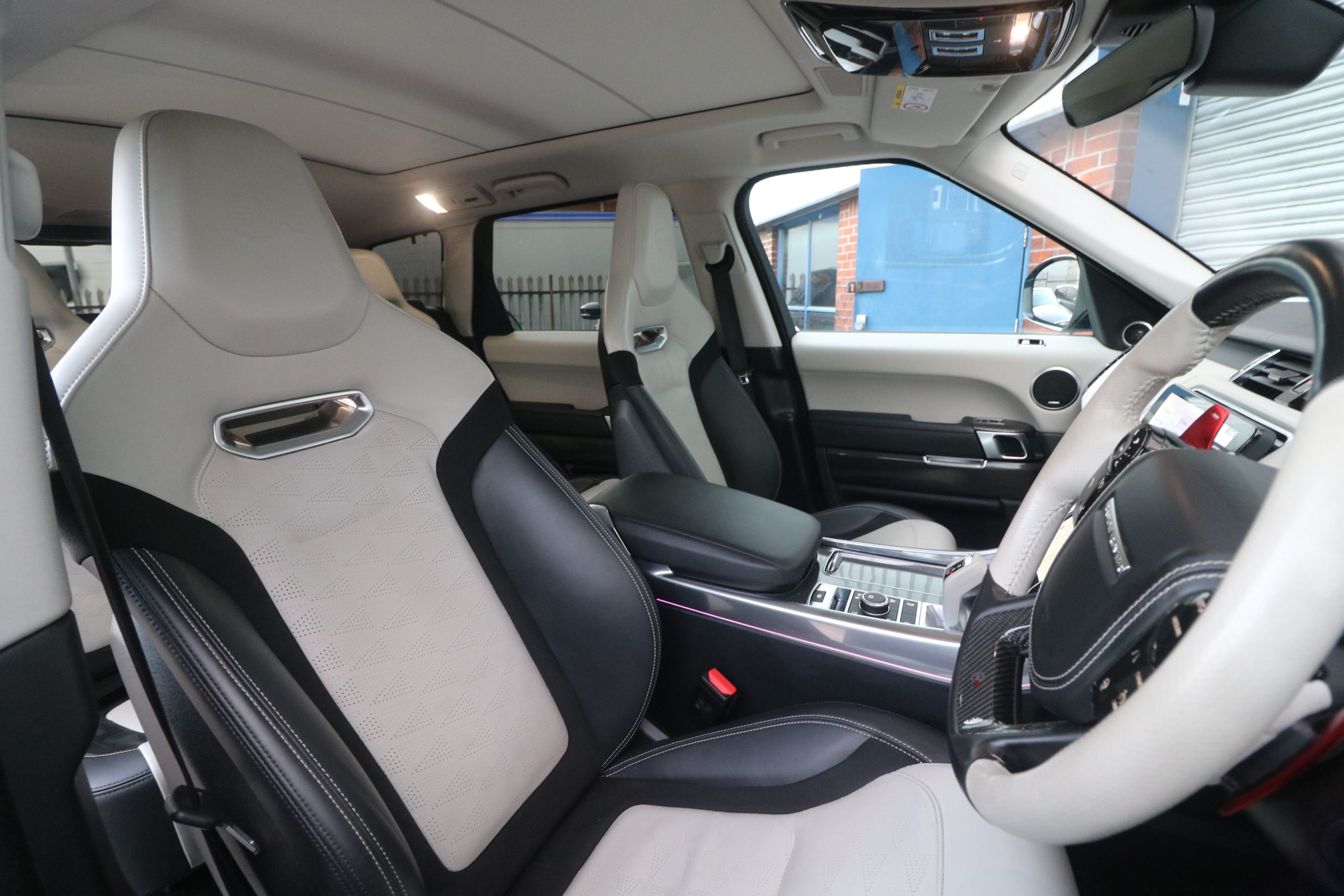 2022 (22) Land Rover Range Rover Sport 5.0 P575 V8 SVR Auto 4WD Euro 6 (s/s) 5dr