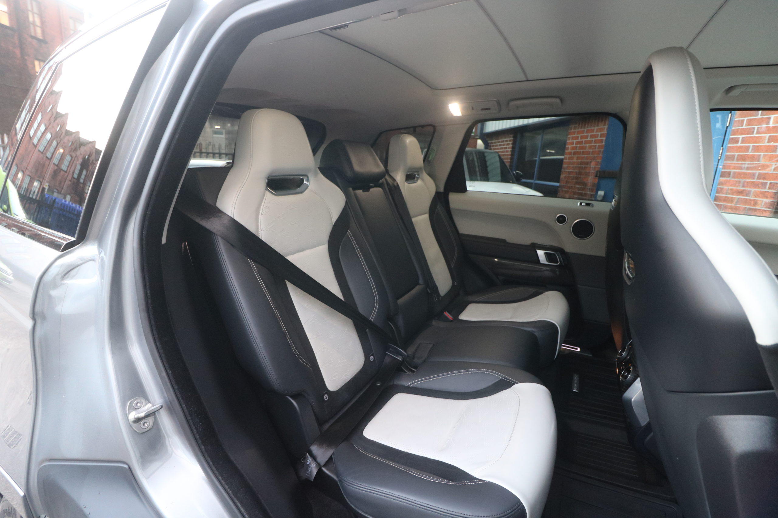 2022 (22) Land Rover Range Rover Sport 5.0 P575 V8 SVR Auto 4WD Euro 6 (s/s) 5dr