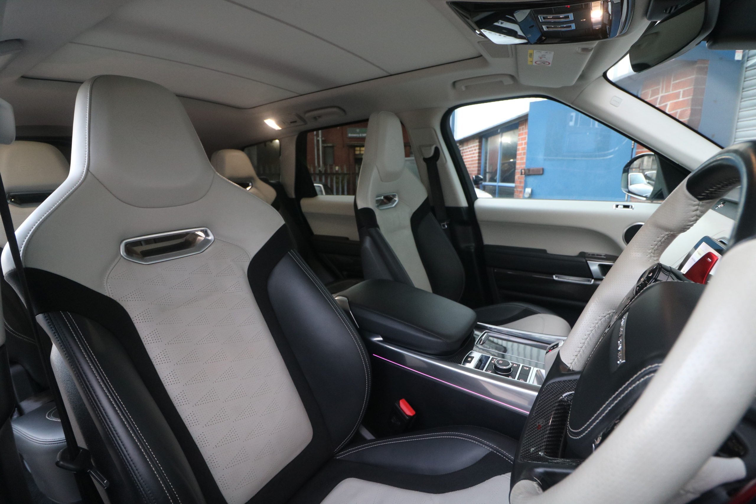 2022 (22) Land Rover Range Rover Sport 5.0 P575 V8 SVR Auto 4WD Euro 6 (s/s) 5dr