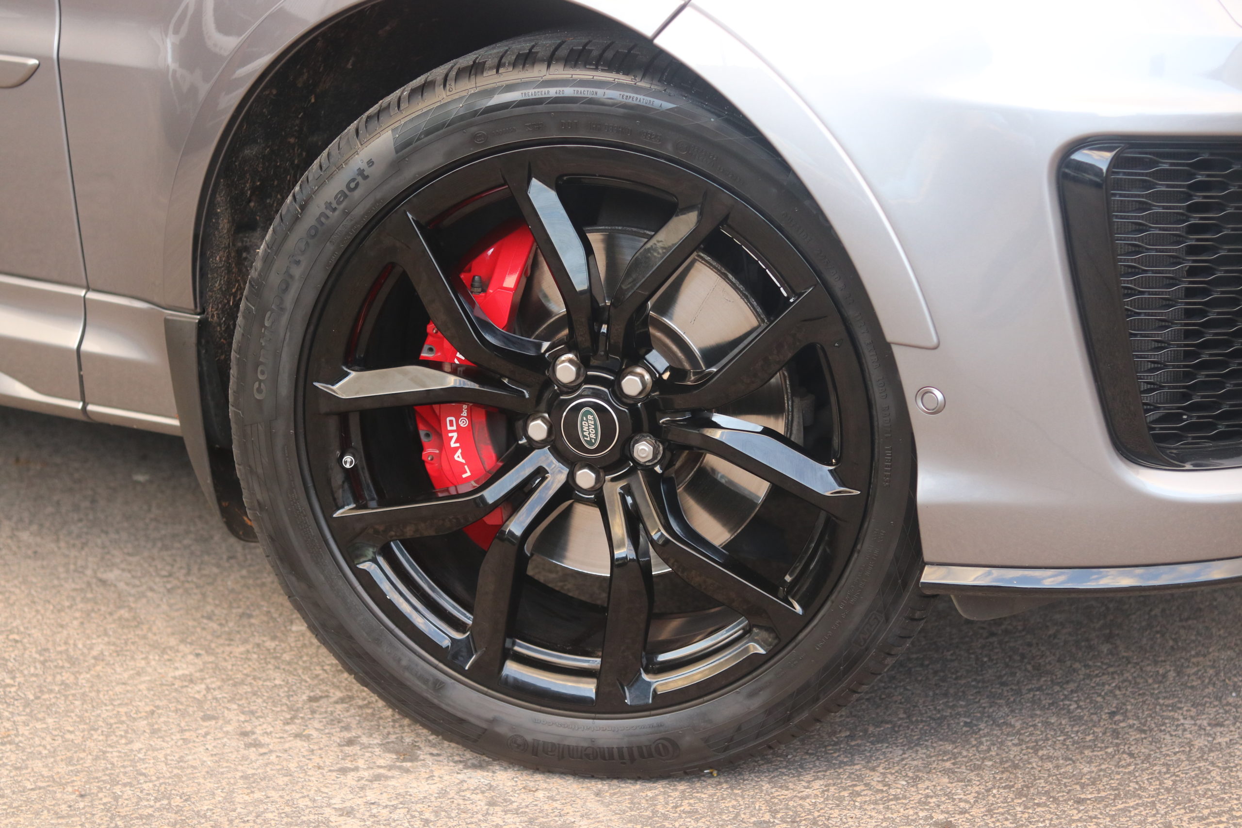 2022 (22) Land Rover Range Rover Sport 5.0 P575 V8 SVR Auto 4WD Euro 6 (s/s) 5dr