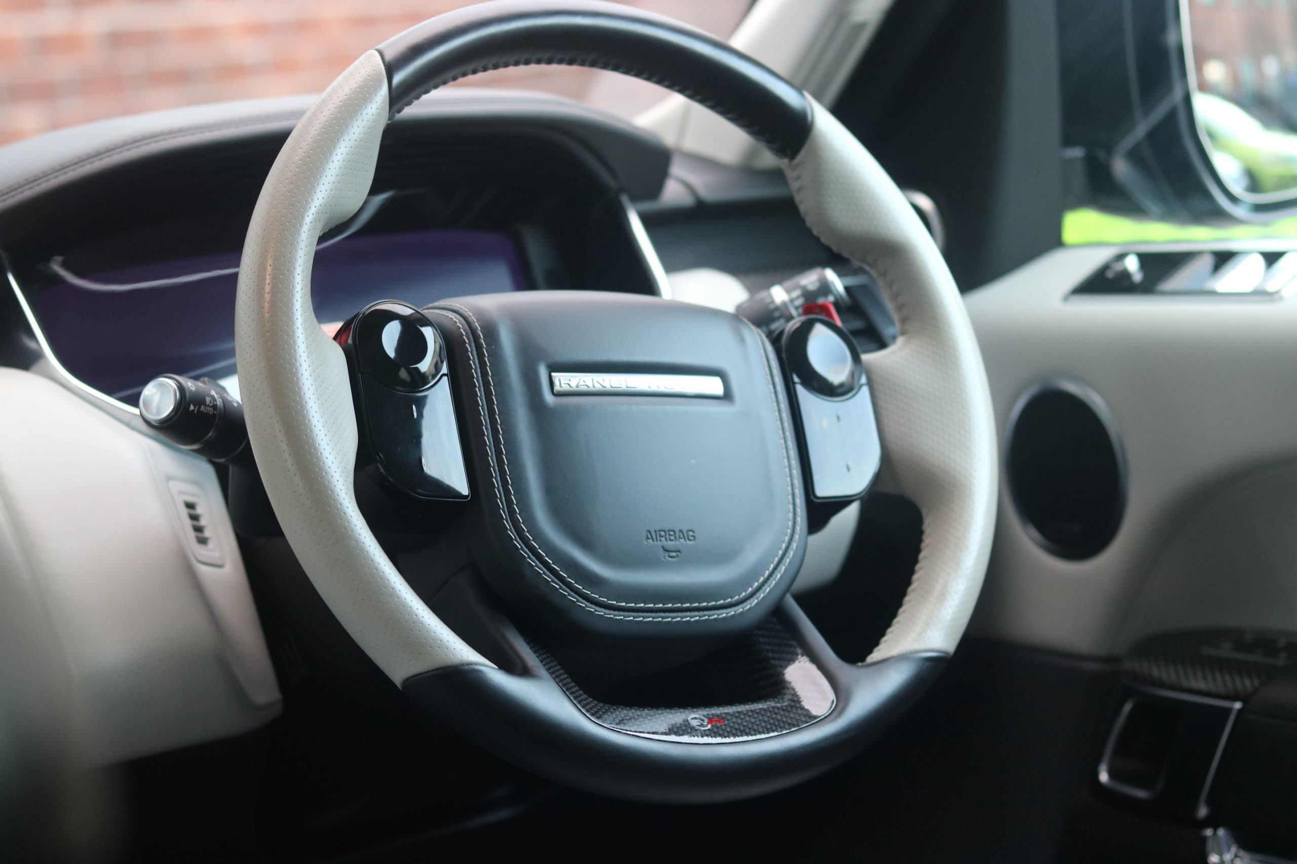 2022 (22) Land Rover Range Rover Sport 5.0 P575 V8 SVR Auto 4WD Euro 6 (s/s) 5dr