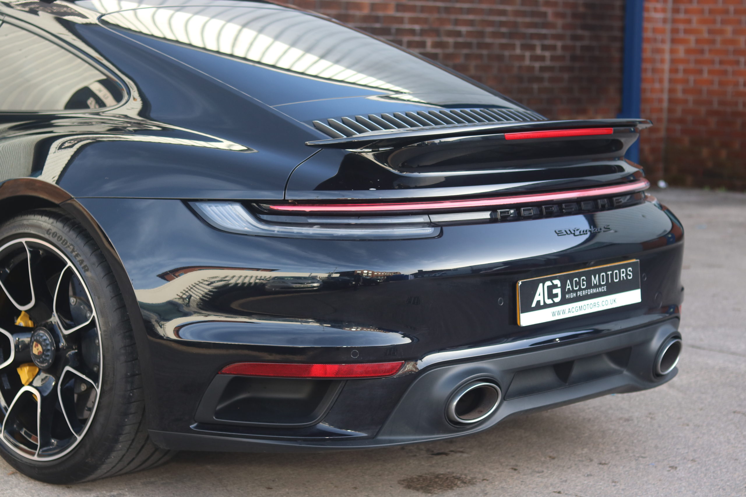 2022 (72) Porsche 911 3.7T 992 Turbo S PDK 4WD Euro 6 (s/s) 2dr