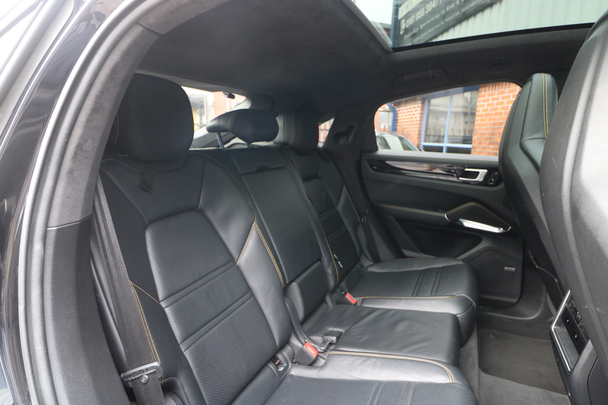 2021 (21) Porsche Cayenne 4.0 V8 E-Hybrid 17.9kWh Turbo S TiptronicS 4WD Euro 6 (s/s) 5dr