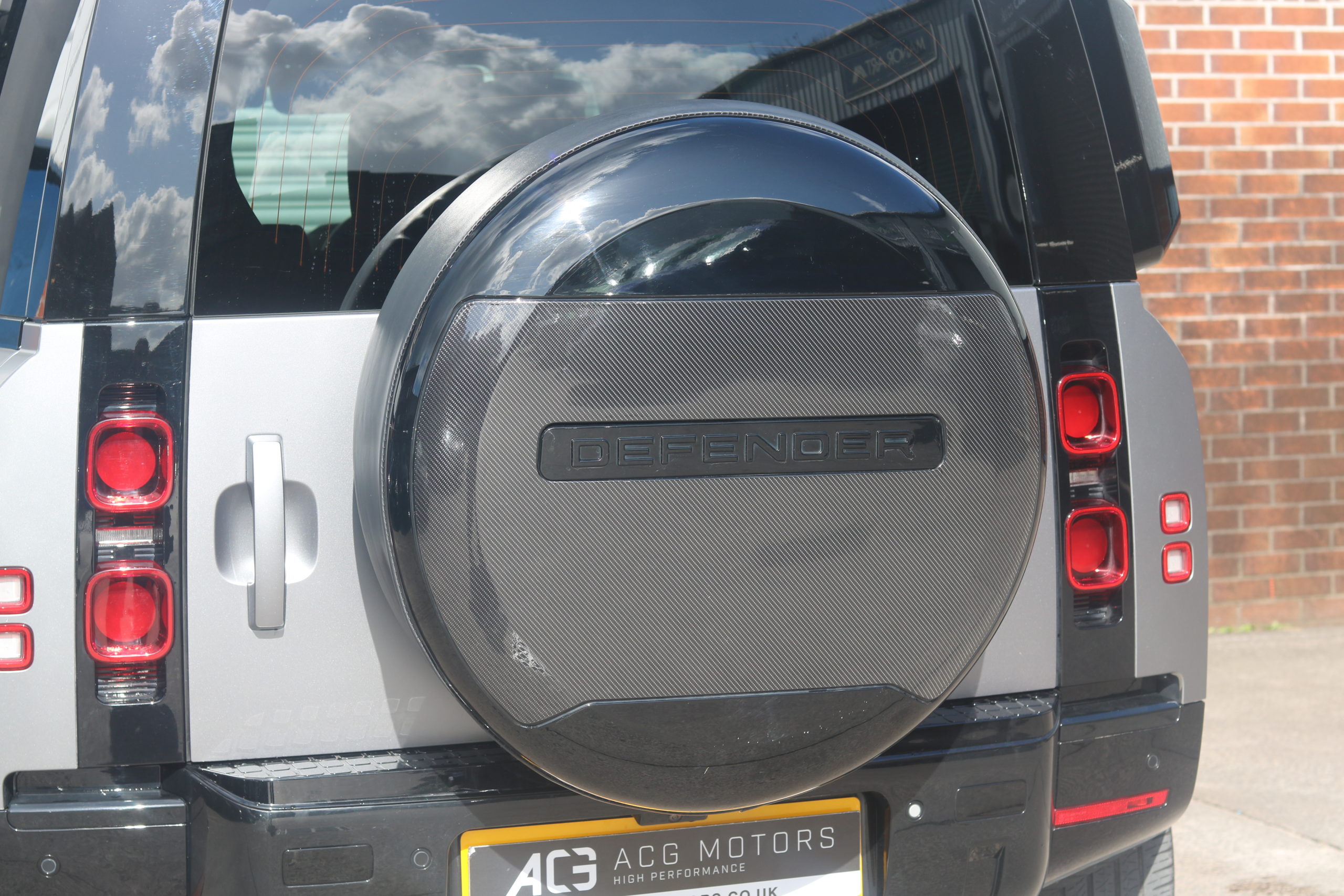 2023 (23) Land Rover Defender 110 3.0 D250 MHEV HSE Auto 4WD Euro 6 (s/s) 5dr
