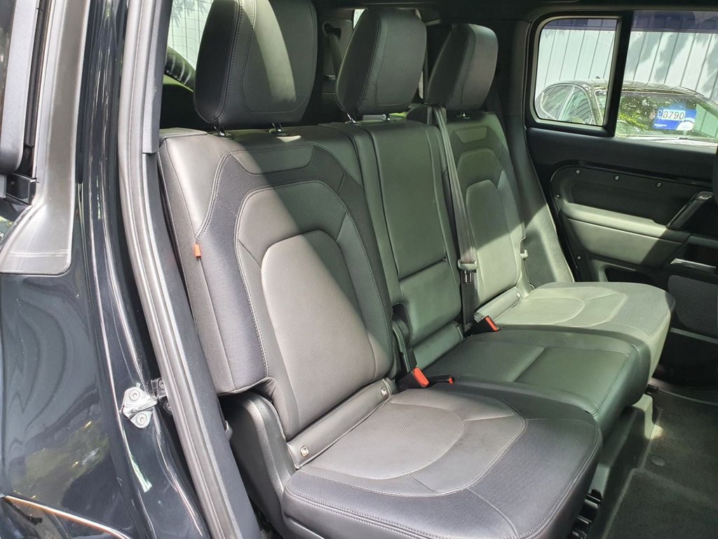 2023 (73) Land Rover Defender 110 3.0 D300 MHEV X-Dynamic HSE Auto 4WD Euro 6 (s/s) 5dr