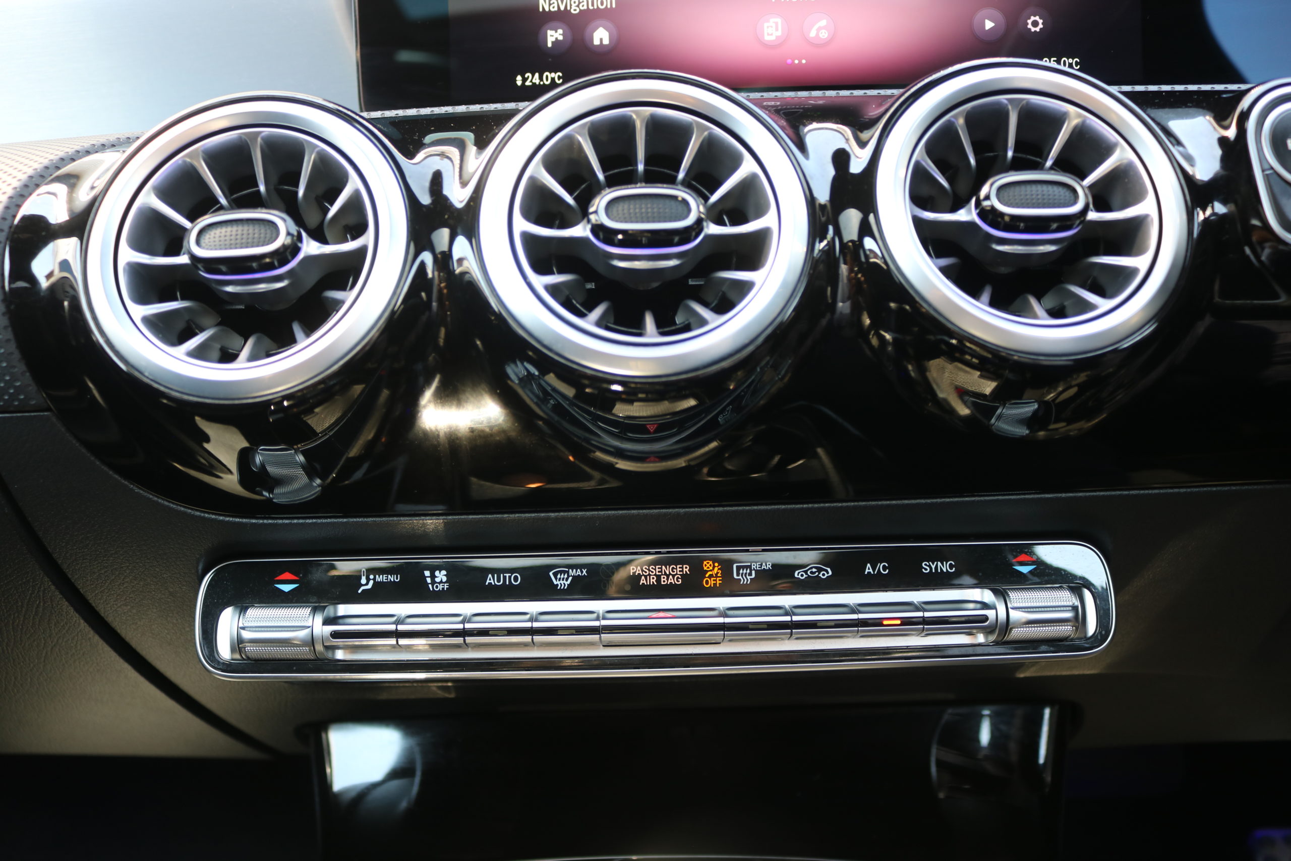 2024 (24) Mercedes-Benz CLA 1.3 CLA180h MHEV AMG Line (Premium Plus) Coupe 7G-DCT Euro 6 (s/s) 4dr